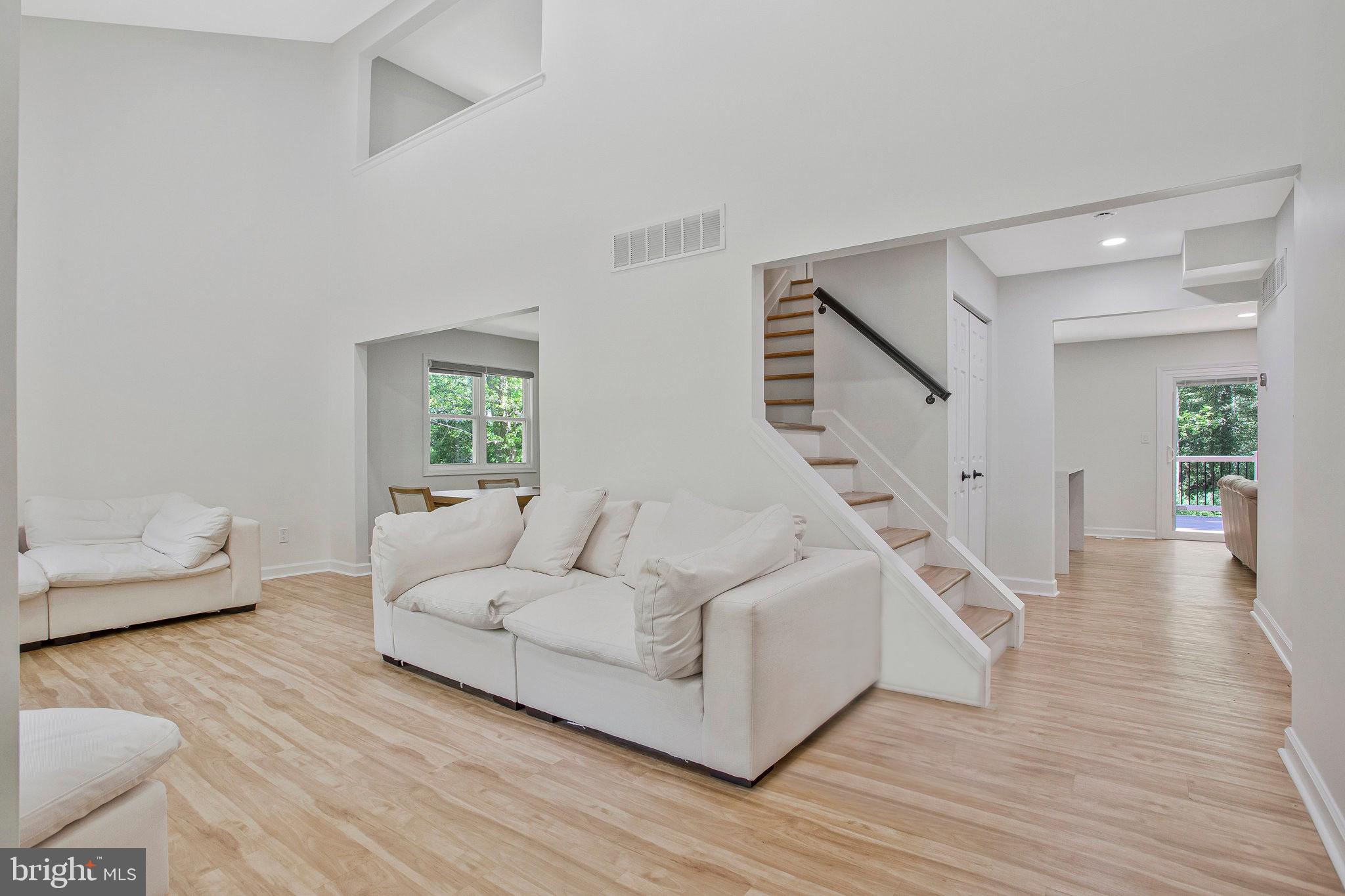 NORTH RIVER FOREST - Residential