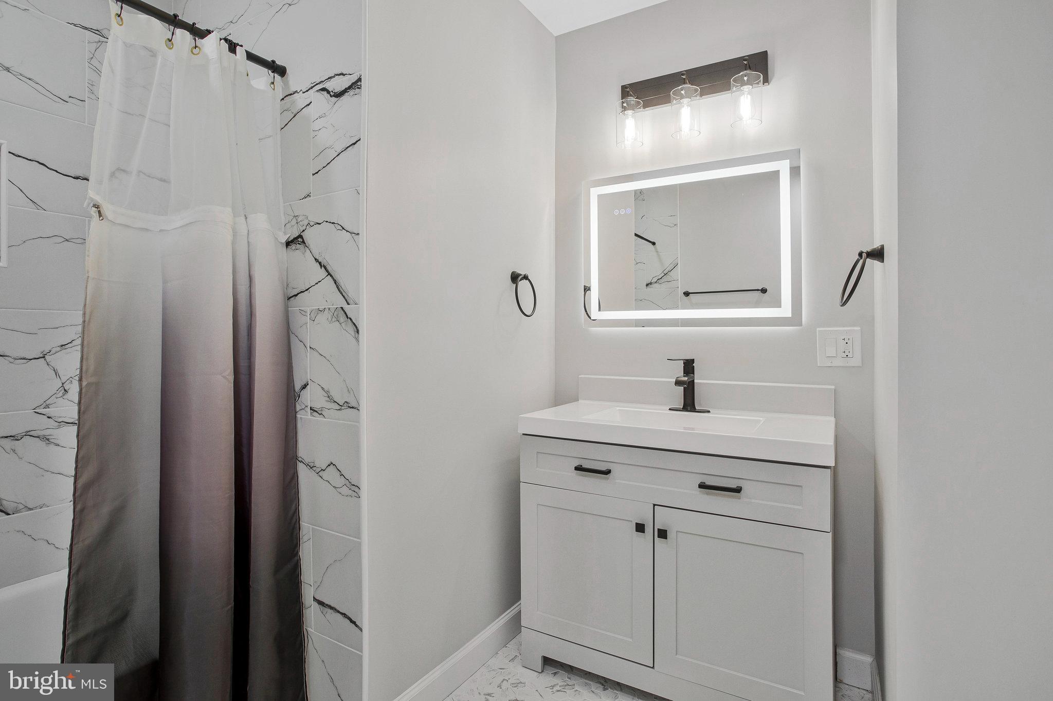 NORTH RIVER FOREST - Residential