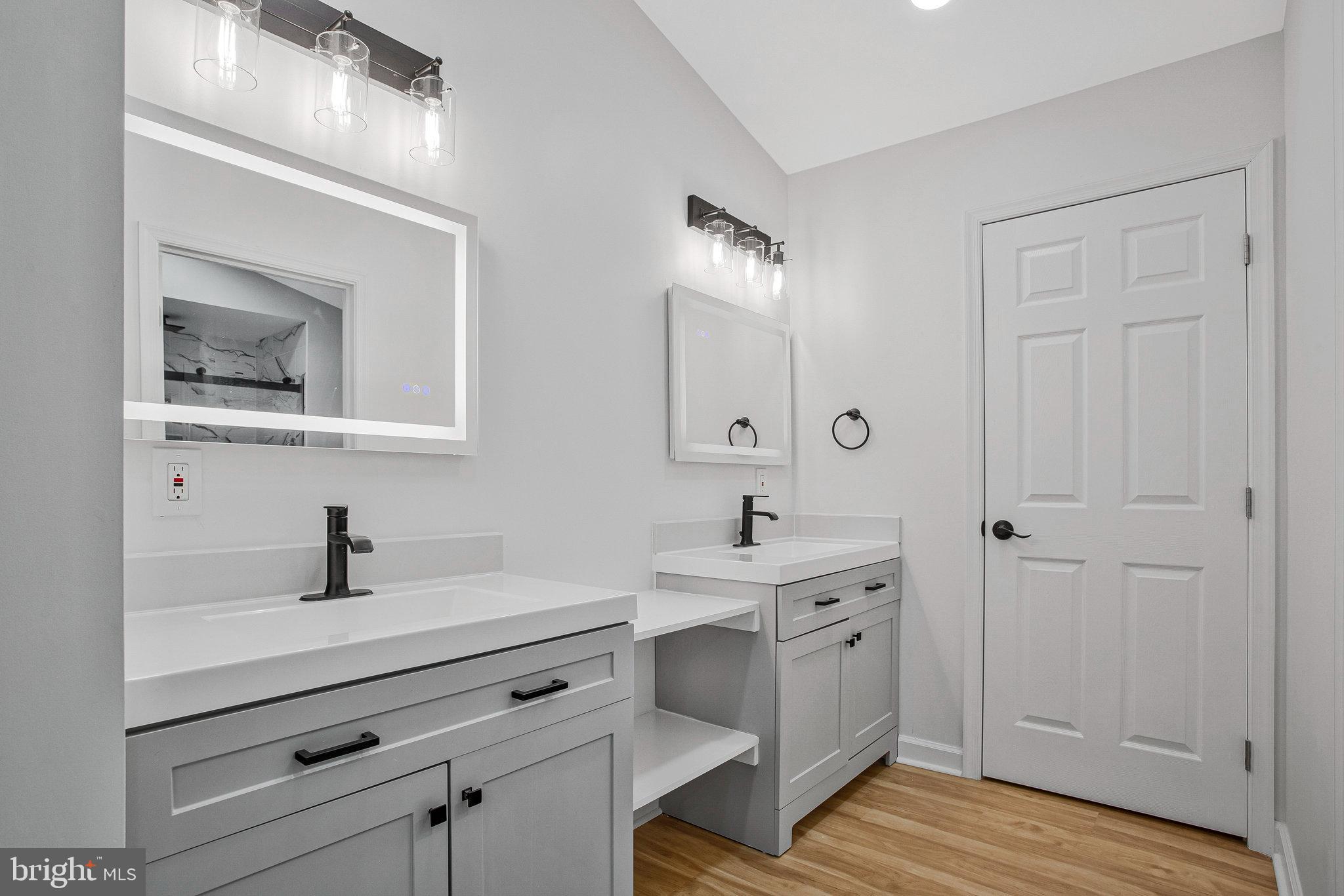 NORTH RIVER FOREST - Residential