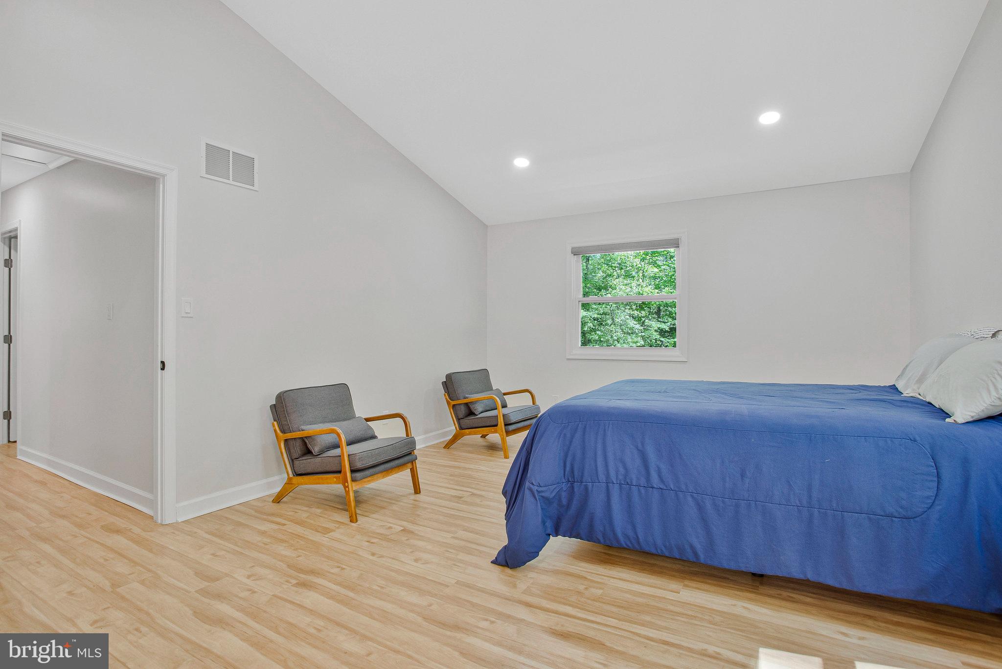 NORTH RIVER FOREST - Residential