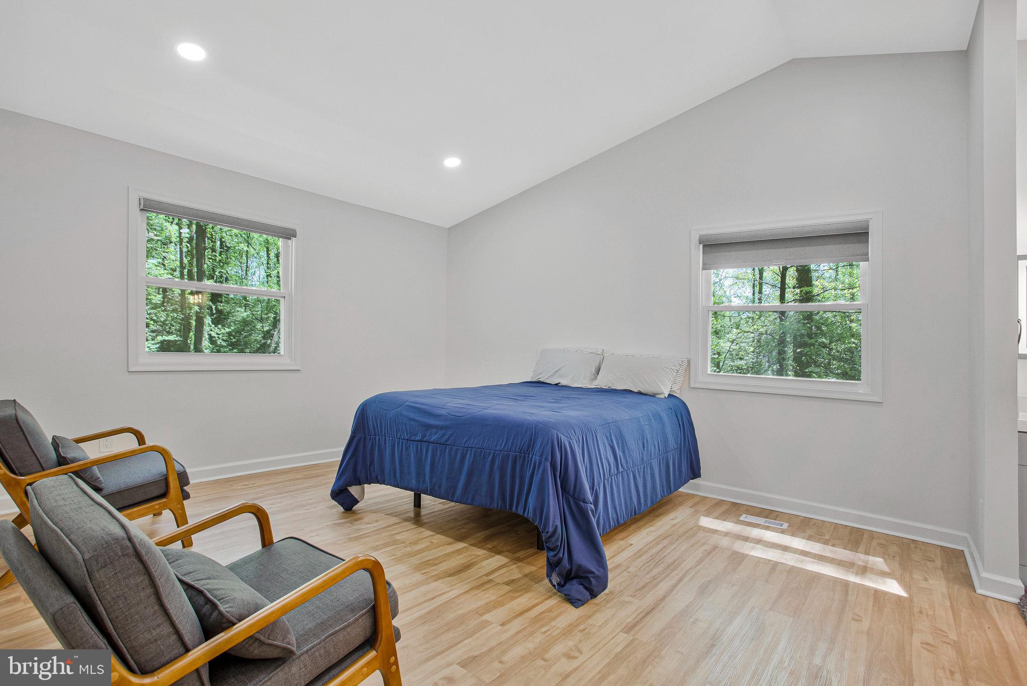 NORTH RIVER FOREST - Residential