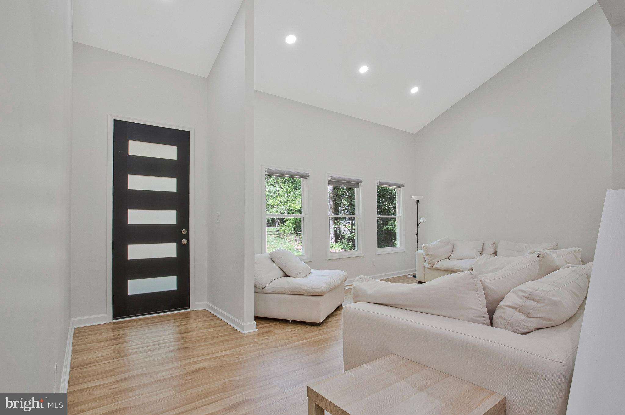 NORTH RIVER FOREST - Residential