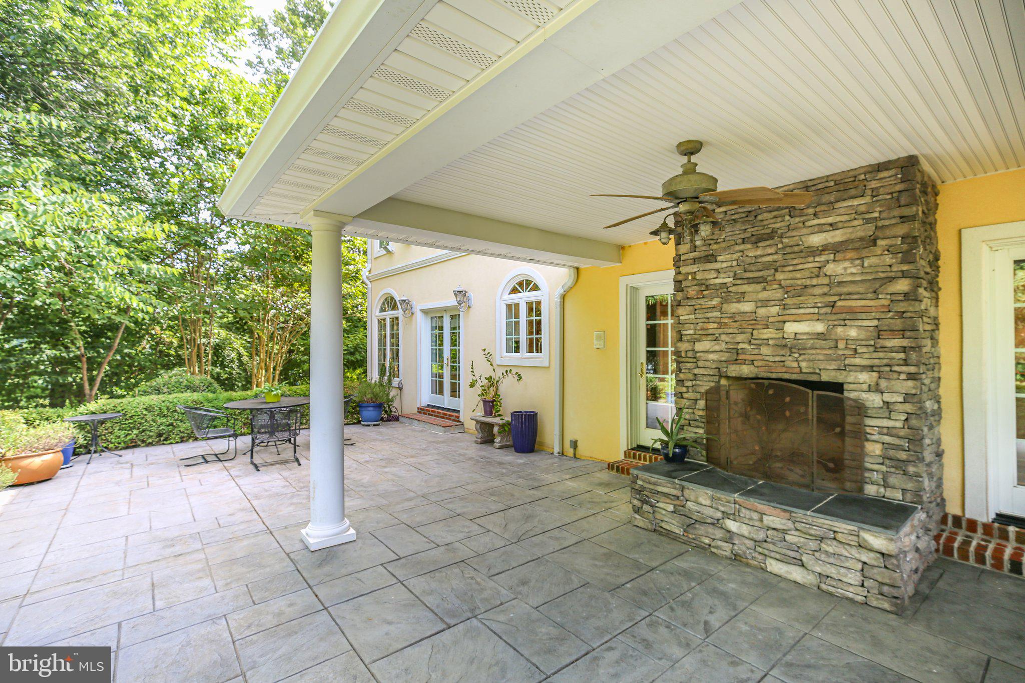 SNOW CREEK - Residential