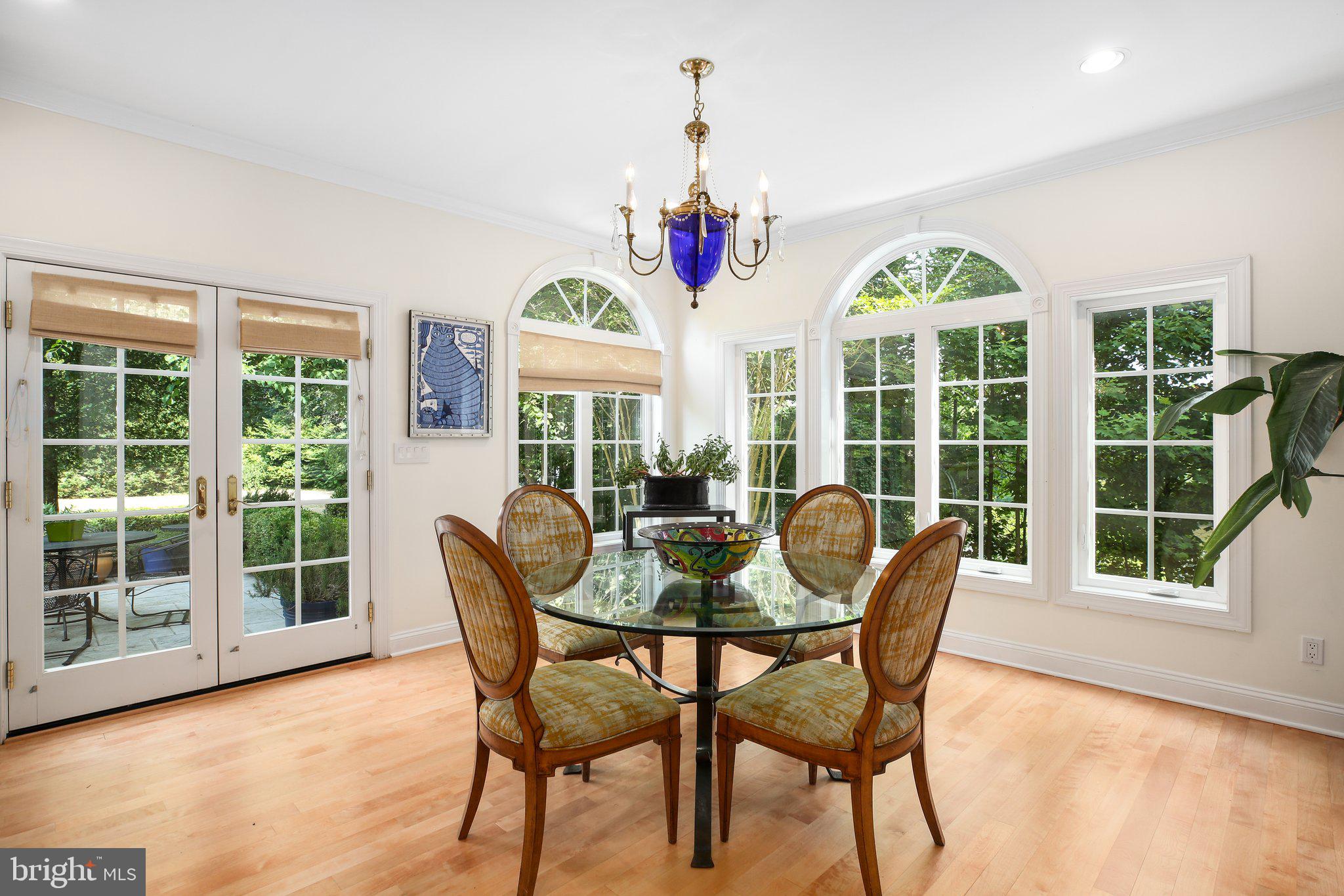 SNOW CREEK - Residential