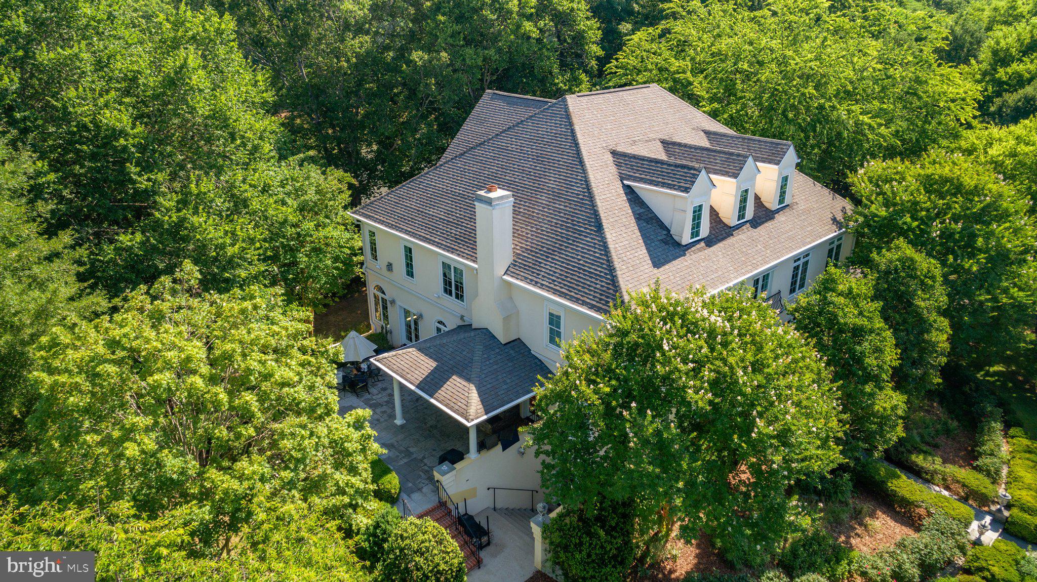 SNOW CREEK - Residential