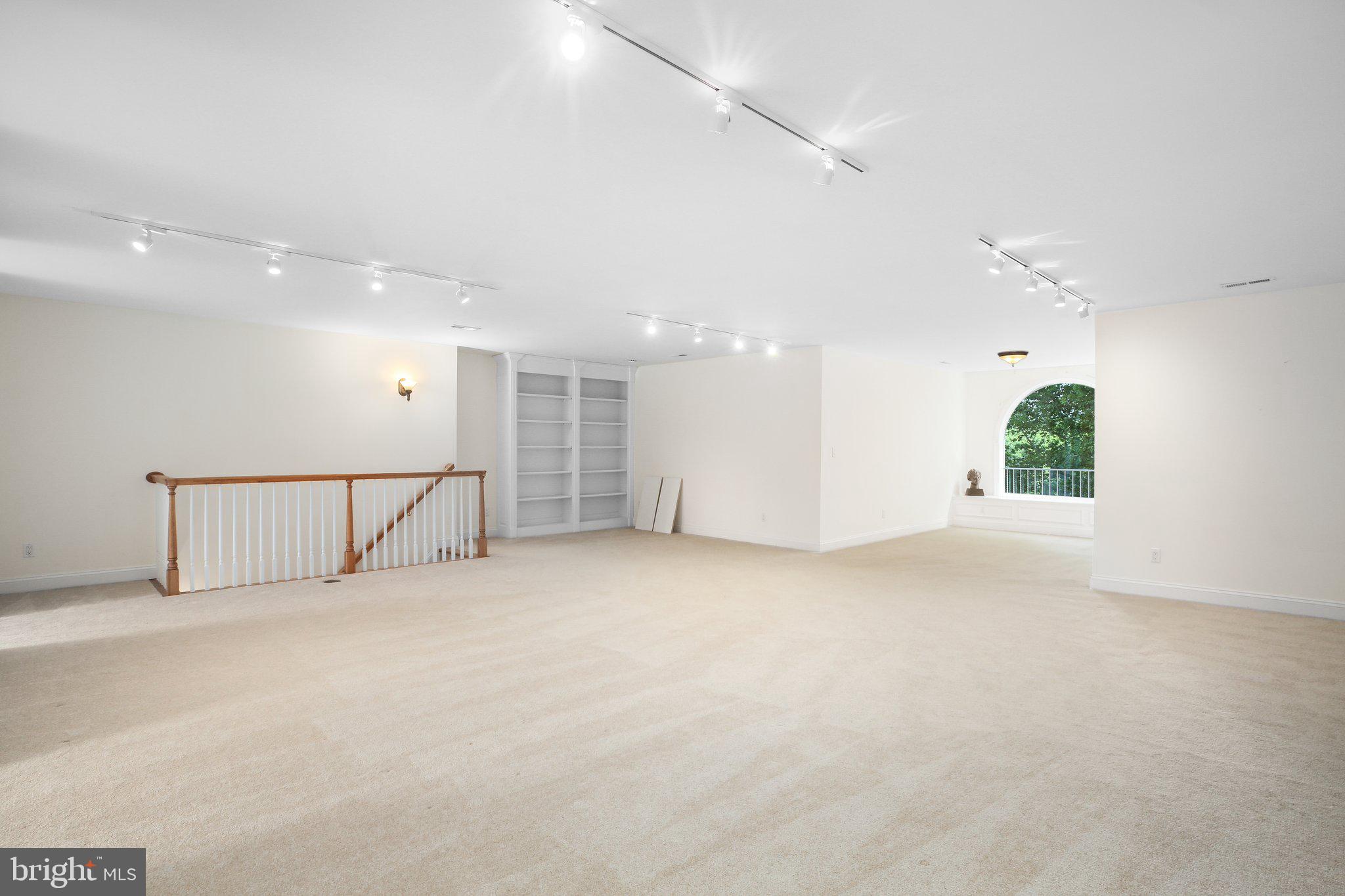 SNOW CREEK - Residential