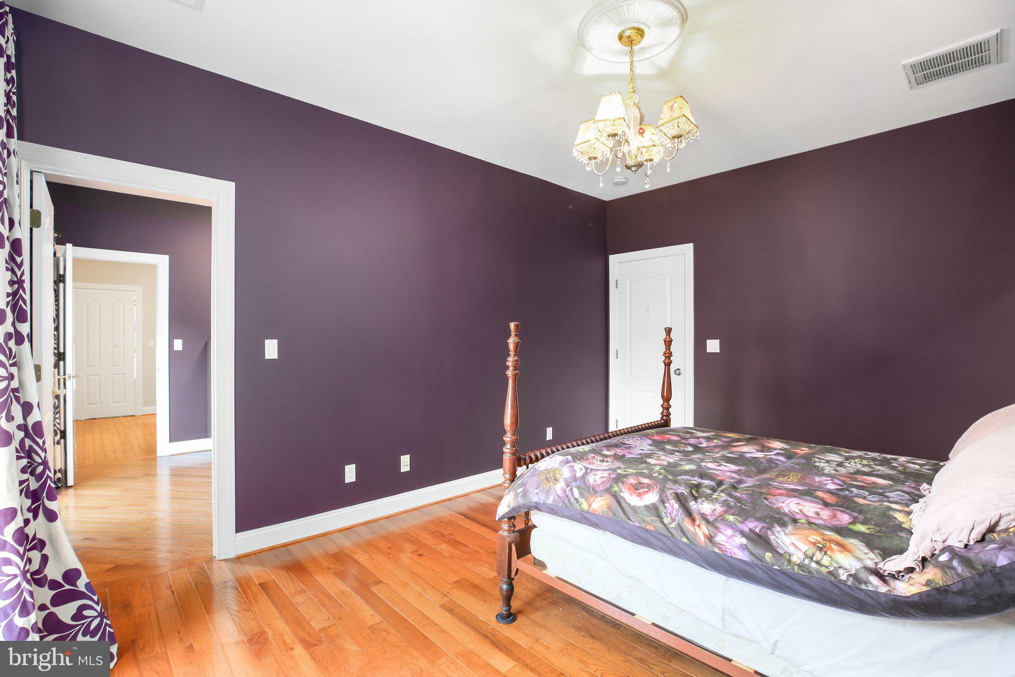 SNOW CREEK - Residential