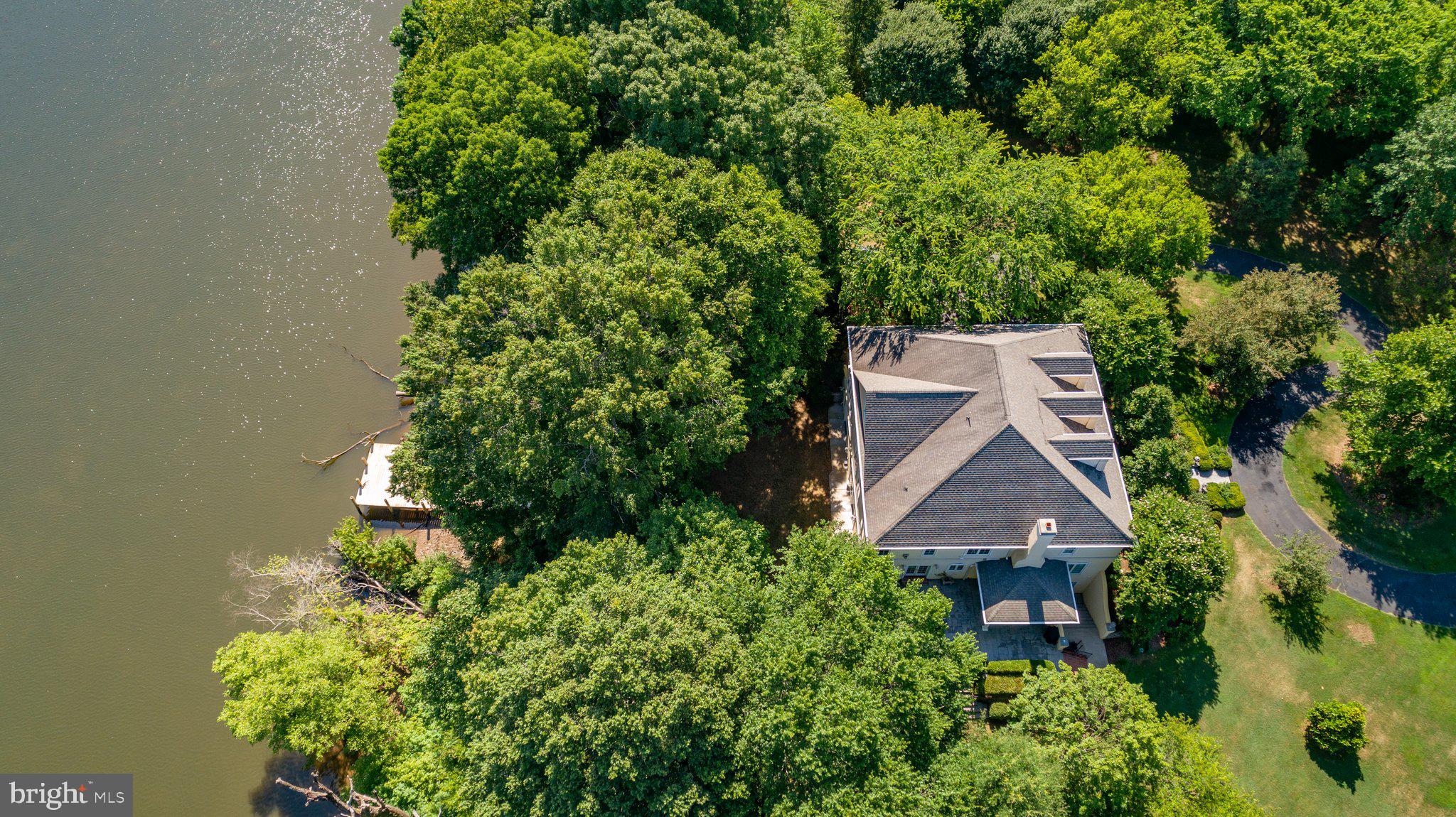 SNOW CREEK - Residential