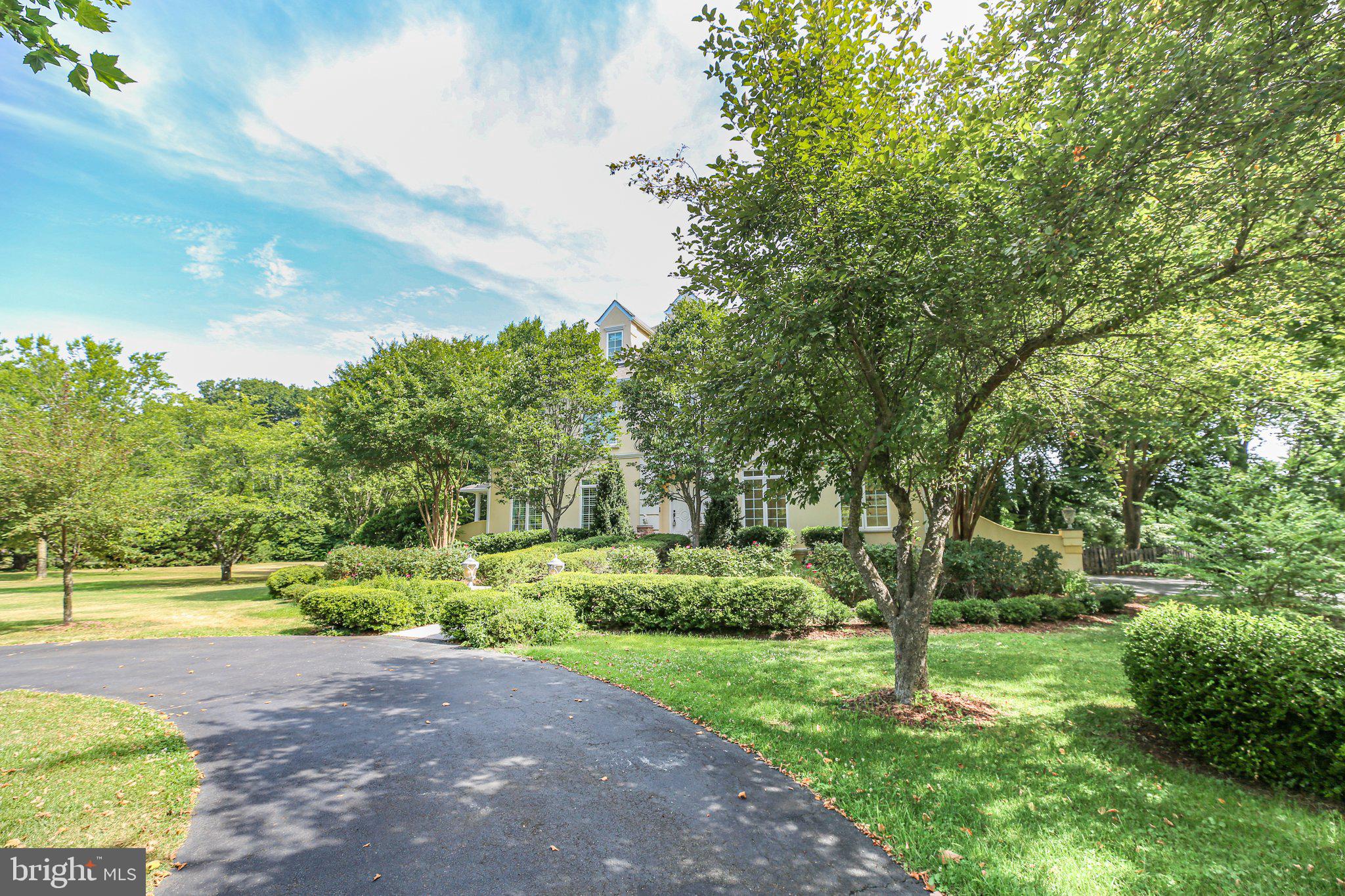 SNOW CREEK - Residential