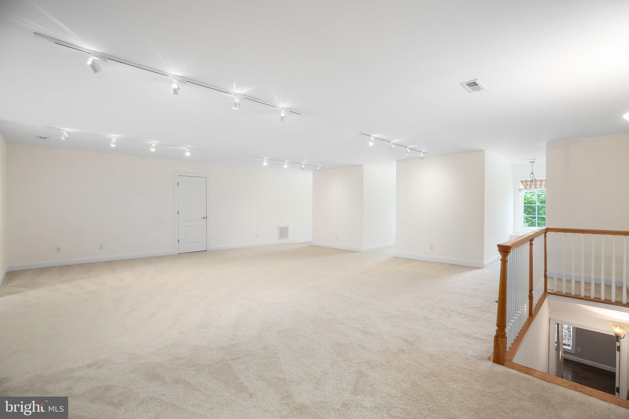 SNOW CREEK - Residential