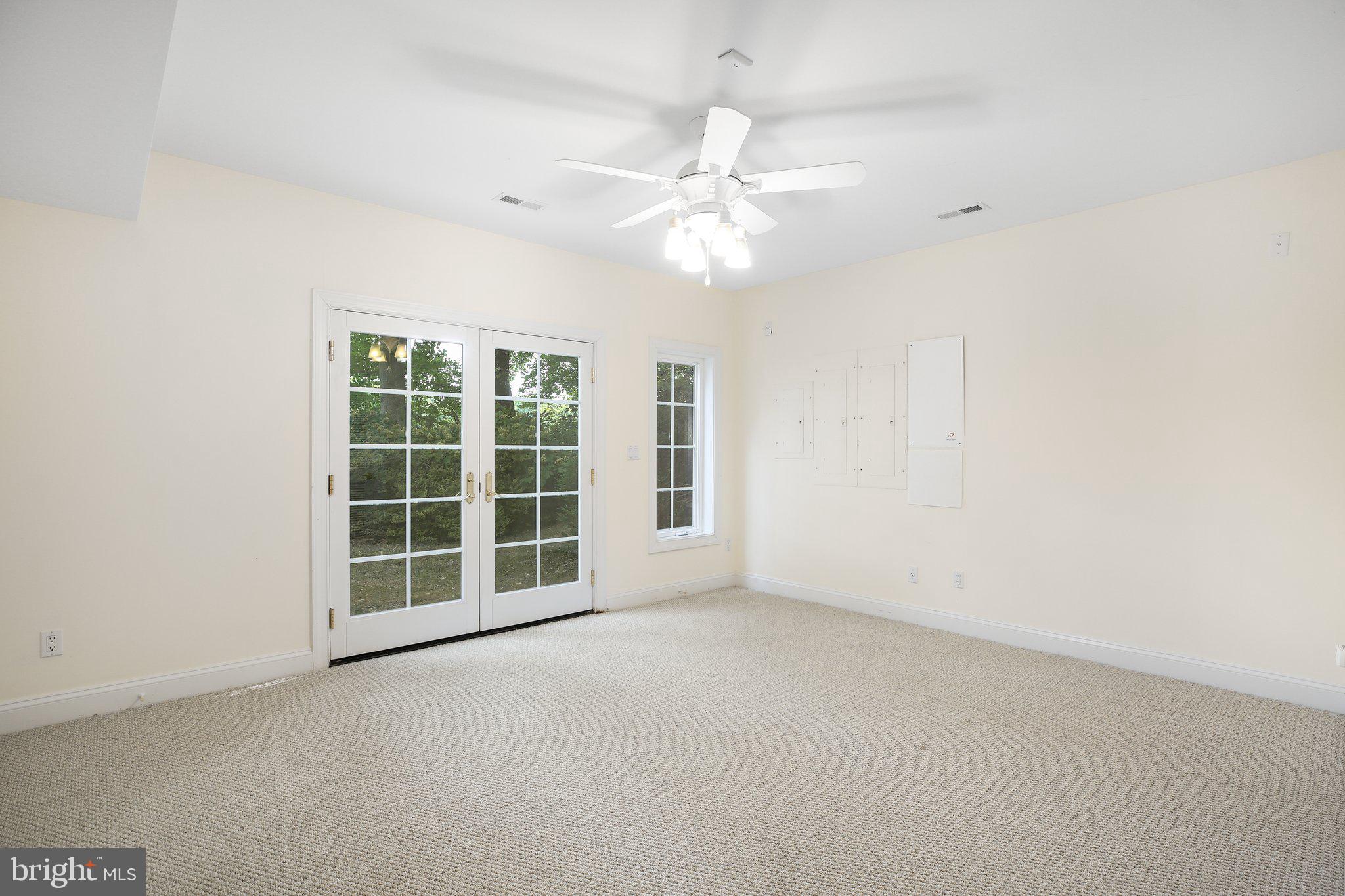 SNOW CREEK - Residential