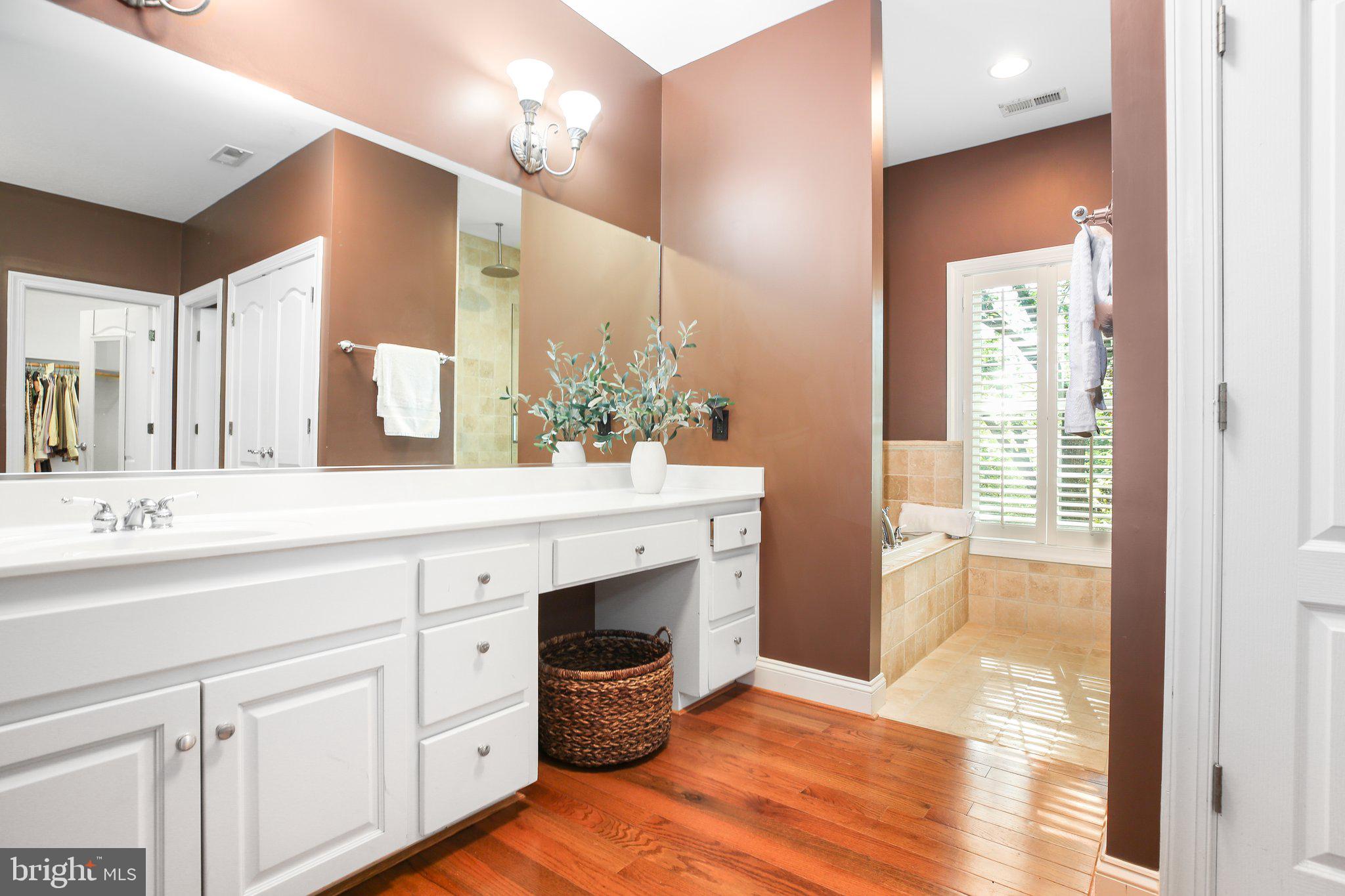 SNOW CREEK - Residential