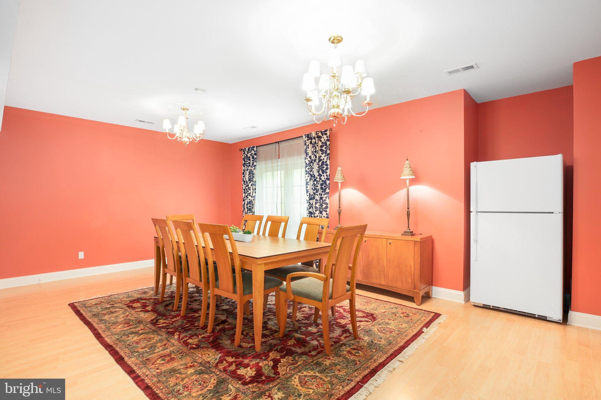 SNOW CREEK - Residential