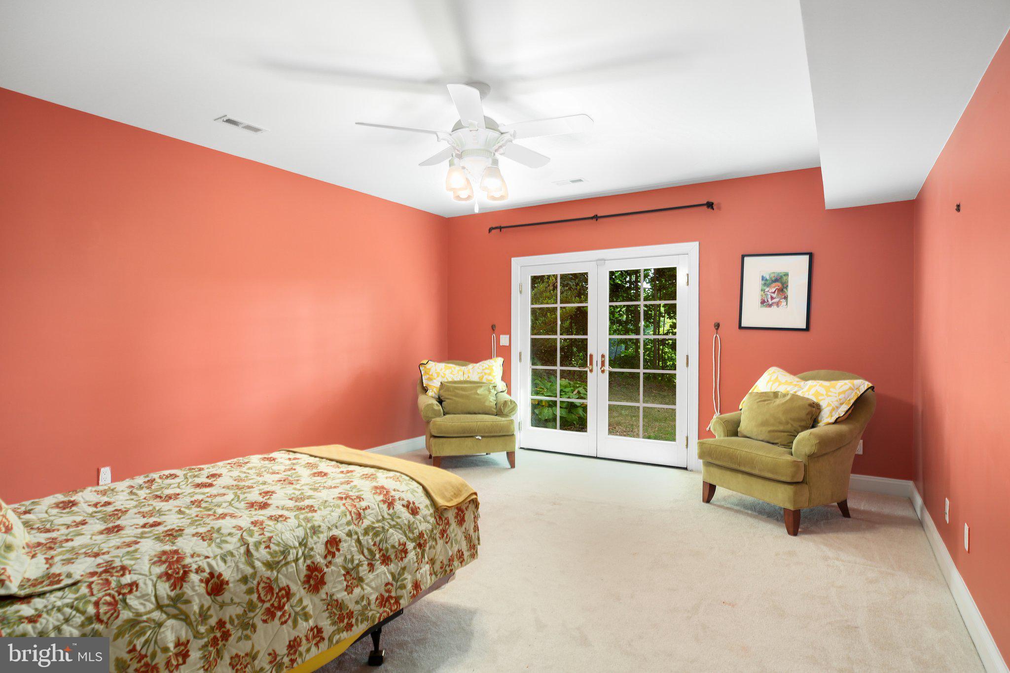 SNOW CREEK - Residential