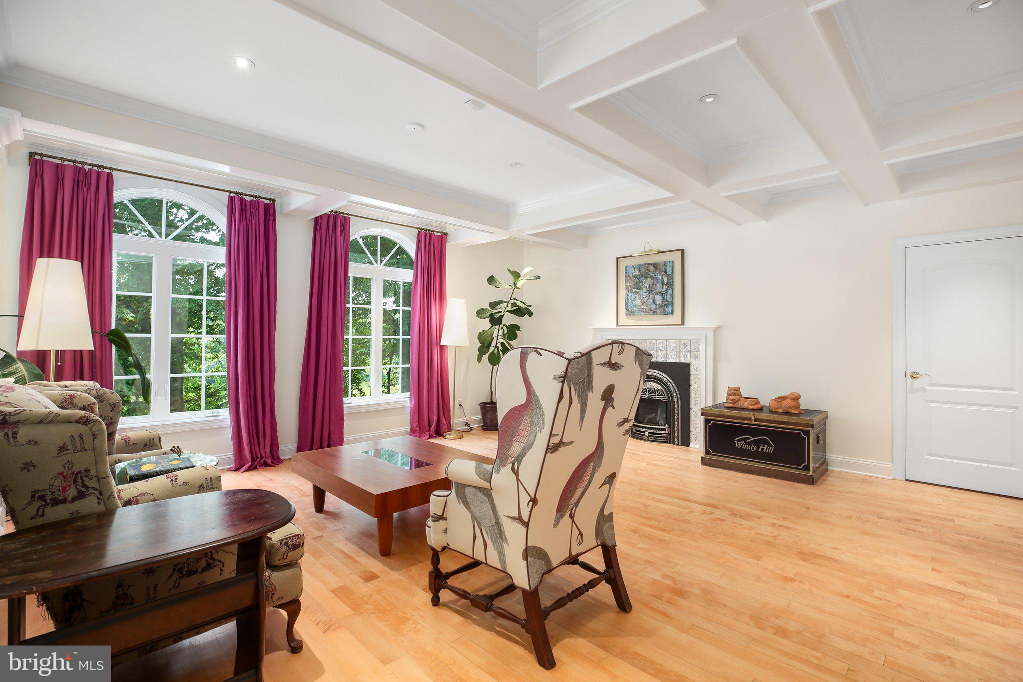 SNOW CREEK - Residential