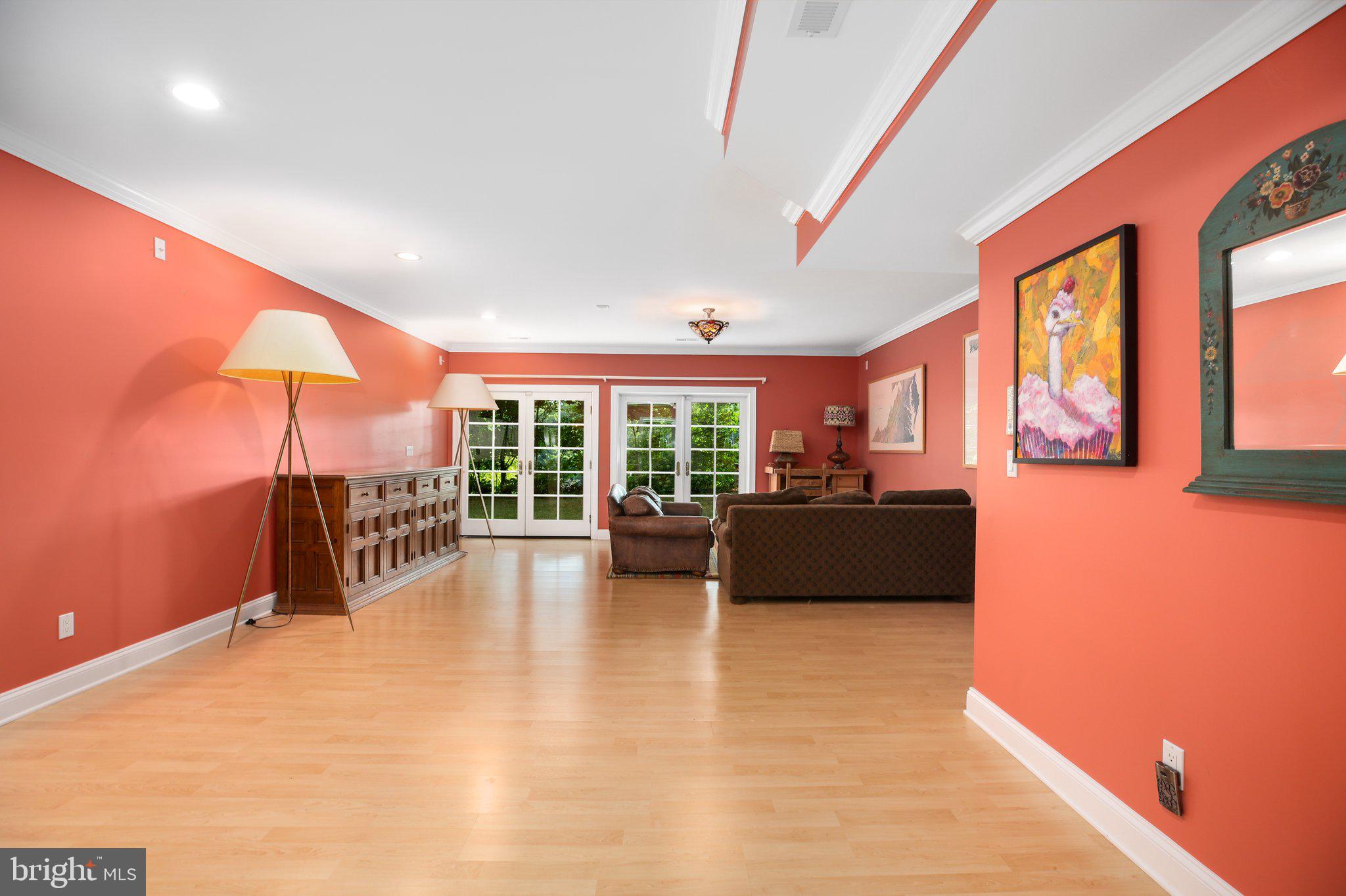 SNOW CREEK - Residential