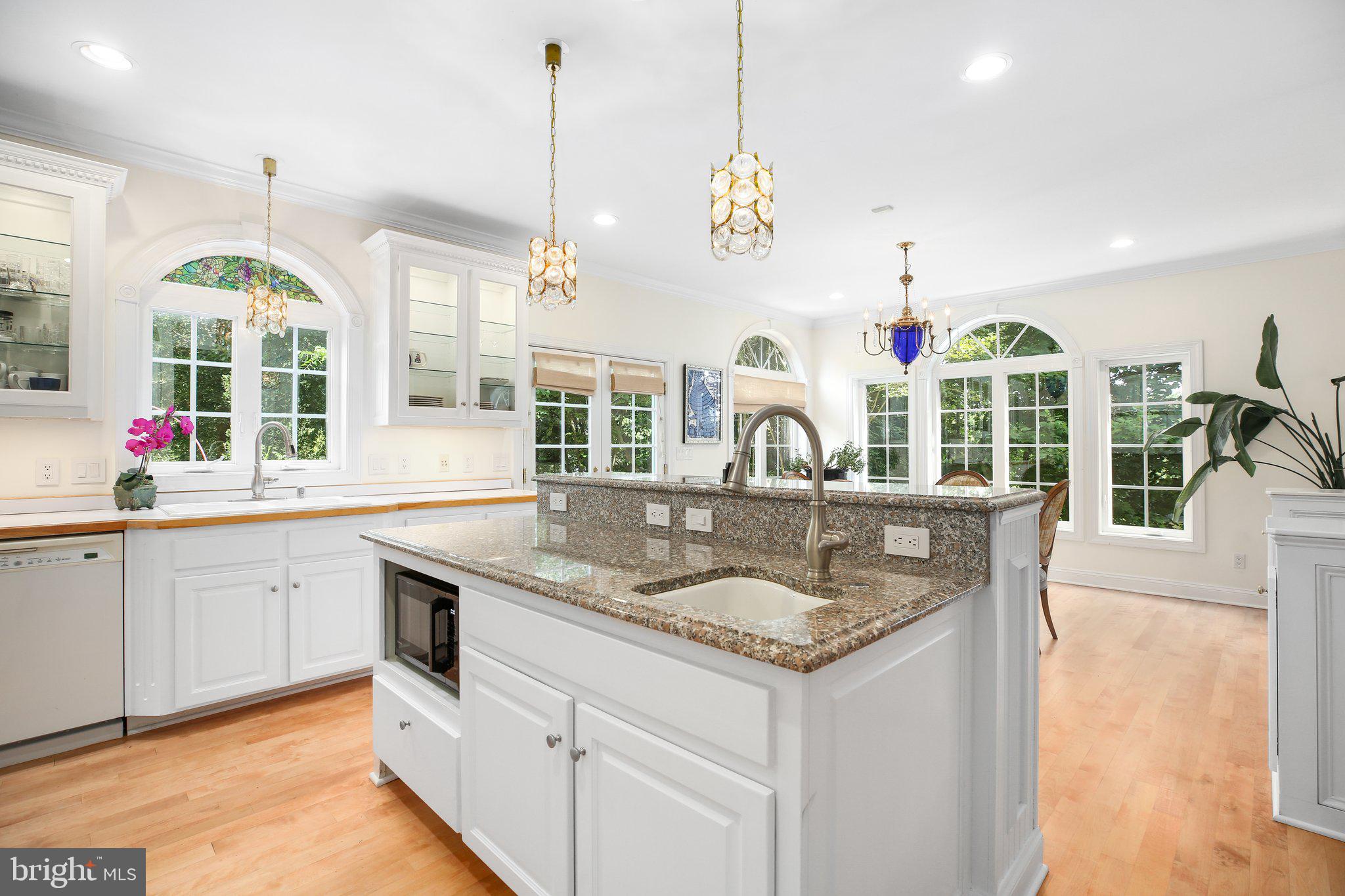 SNOW CREEK - Residential