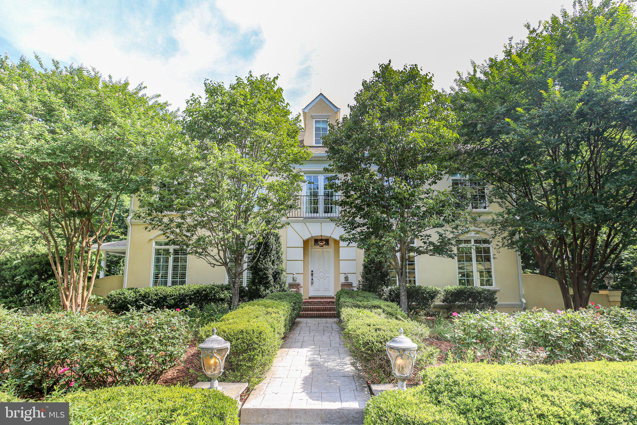 SNOW CREEK - Residential