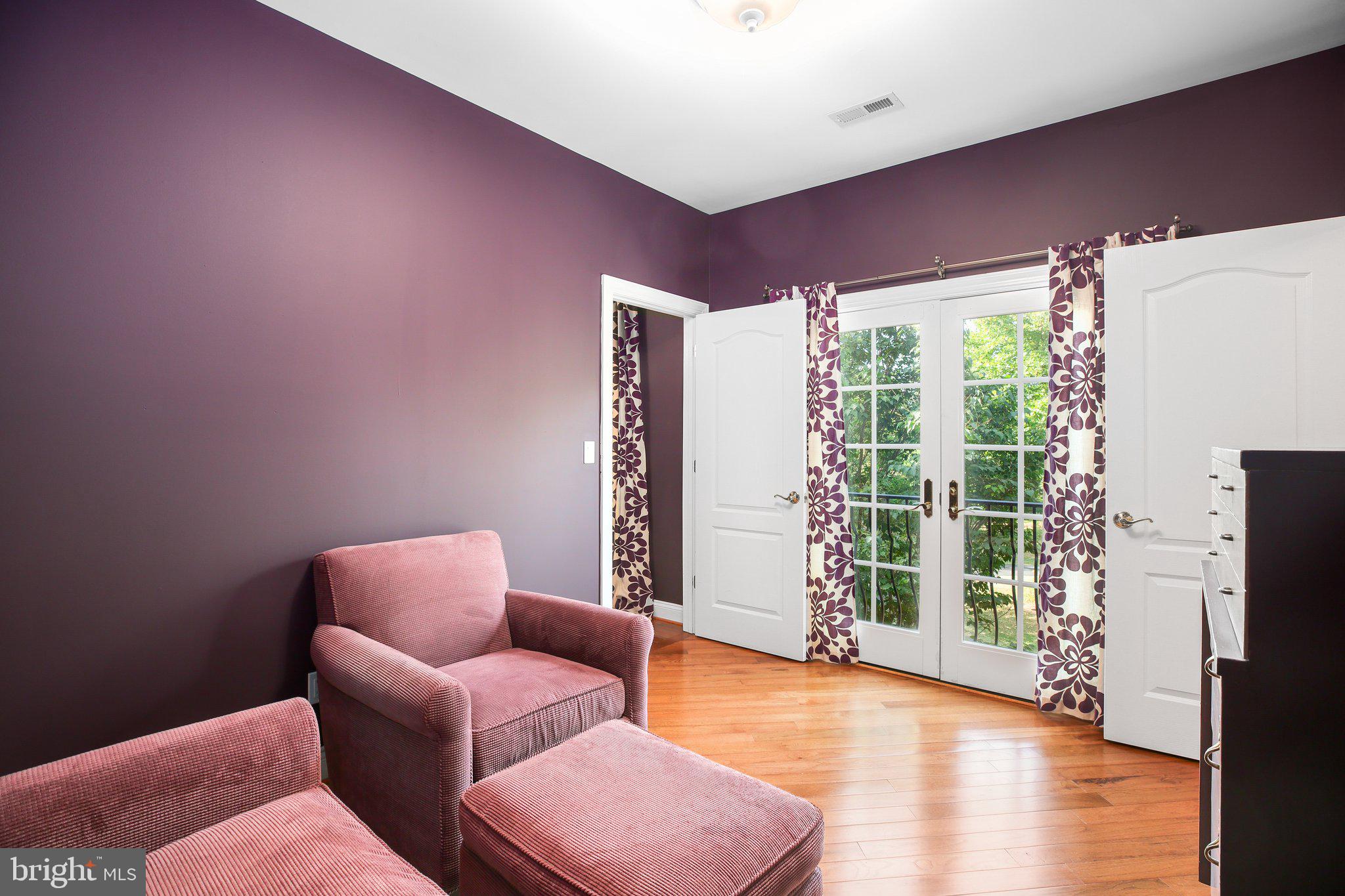 SNOW CREEK - Residential