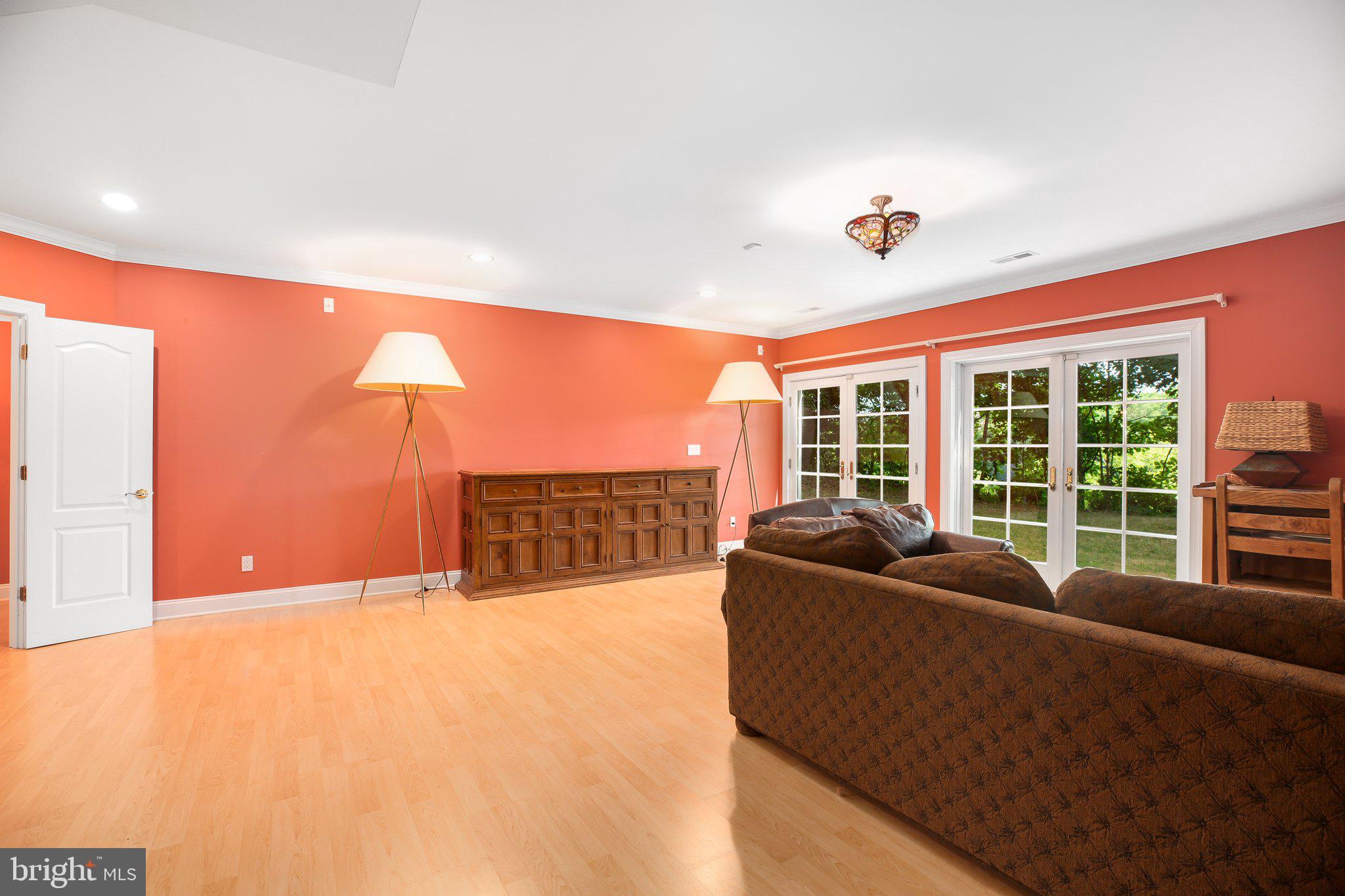 SNOW CREEK - Residential