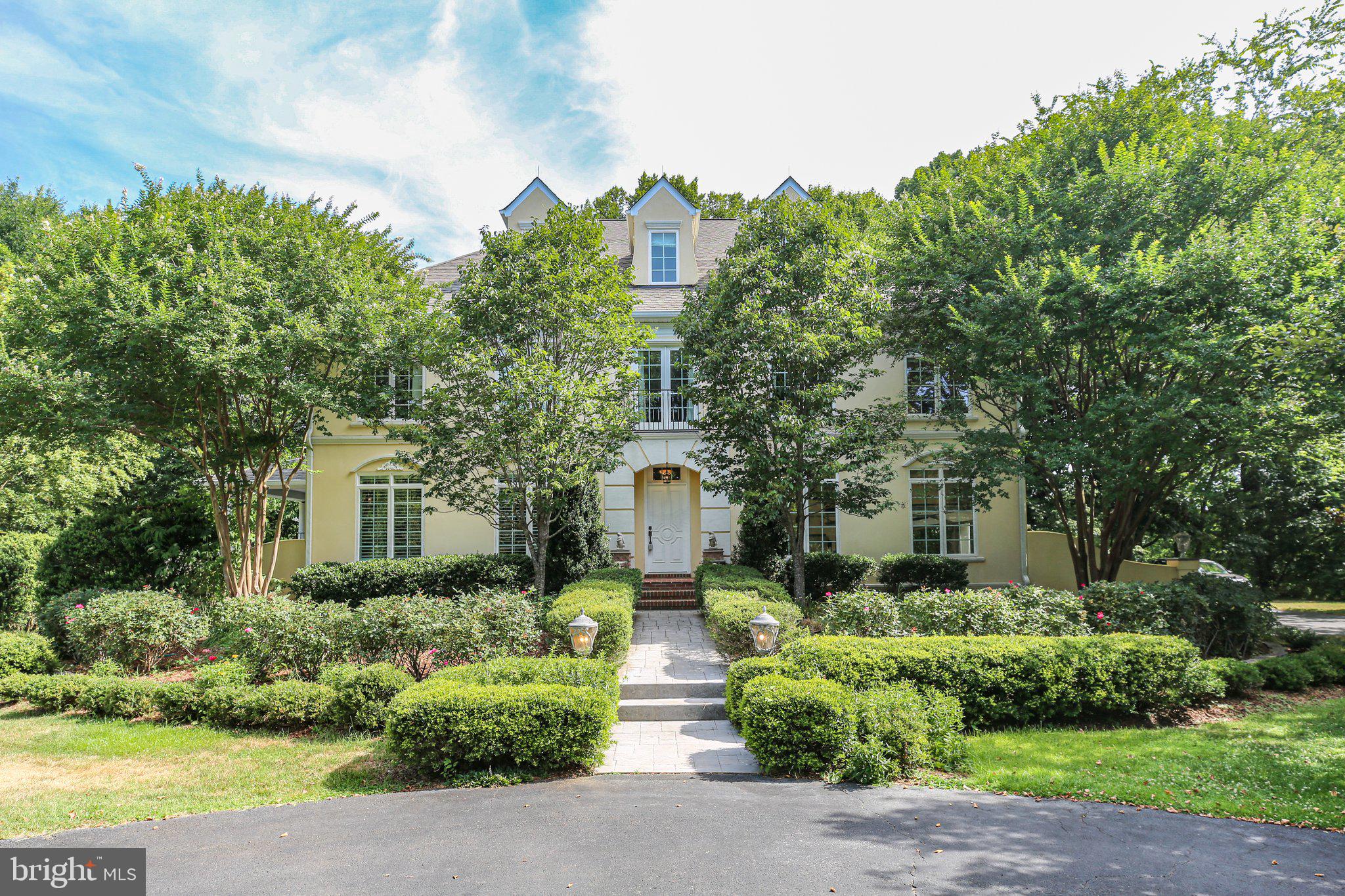 SNOW CREEK - Residential