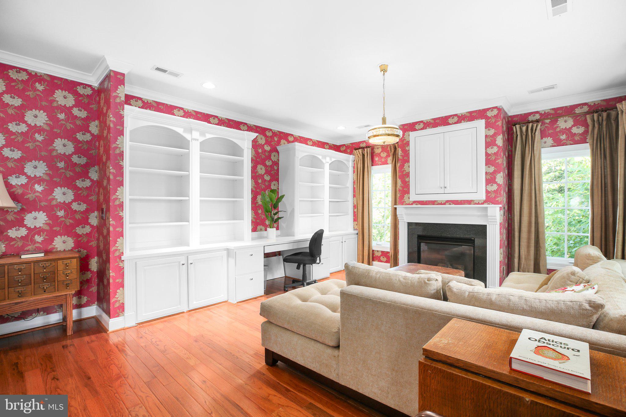 SNOW CREEK - Residential