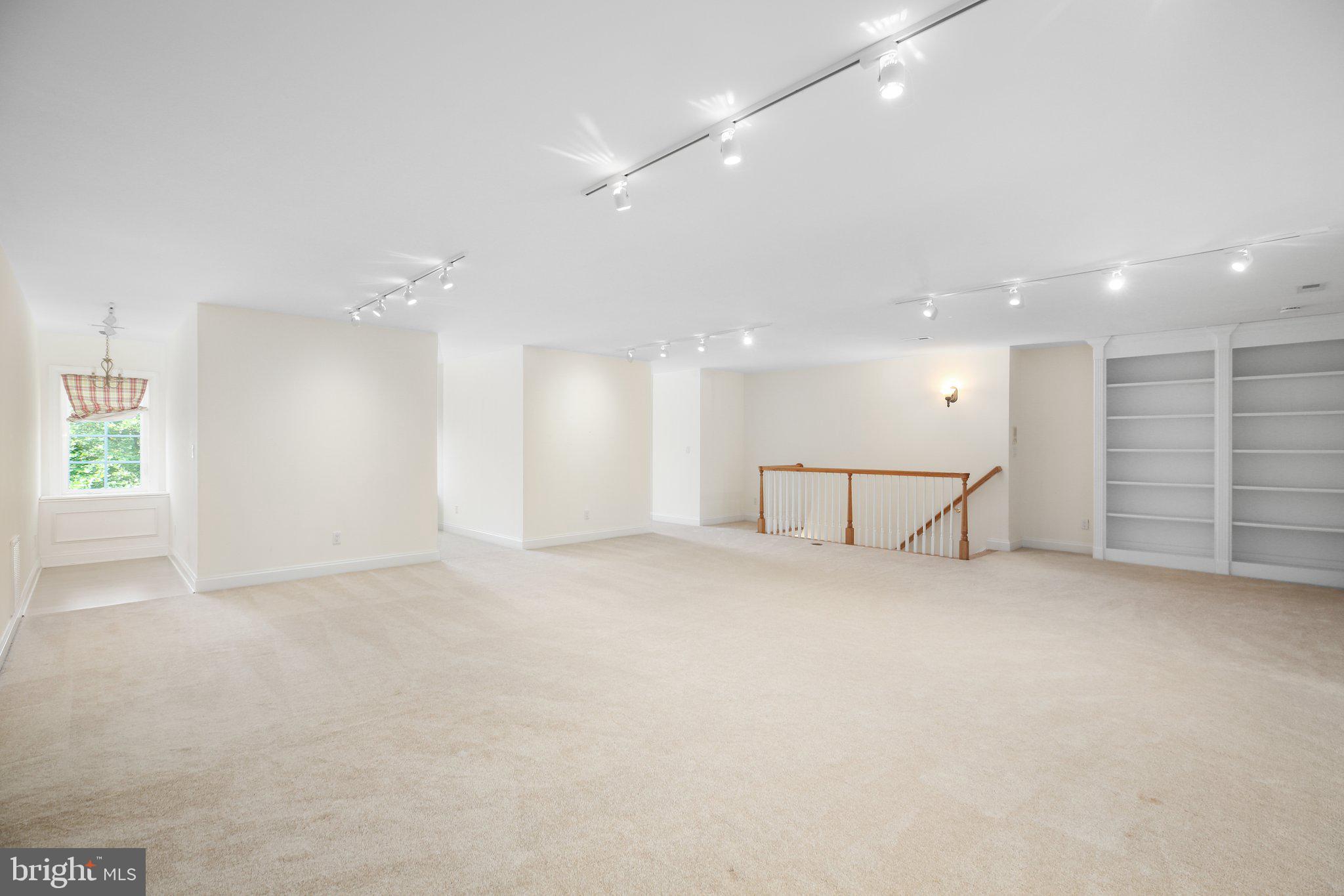 SNOW CREEK - Residential