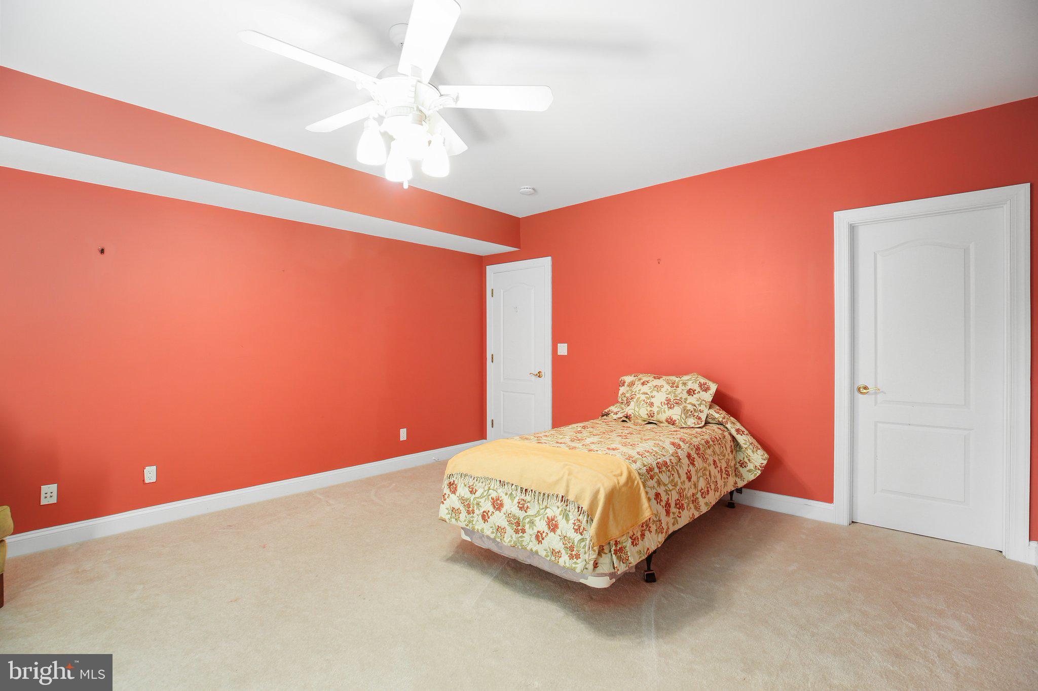 SNOW CREEK - Residential