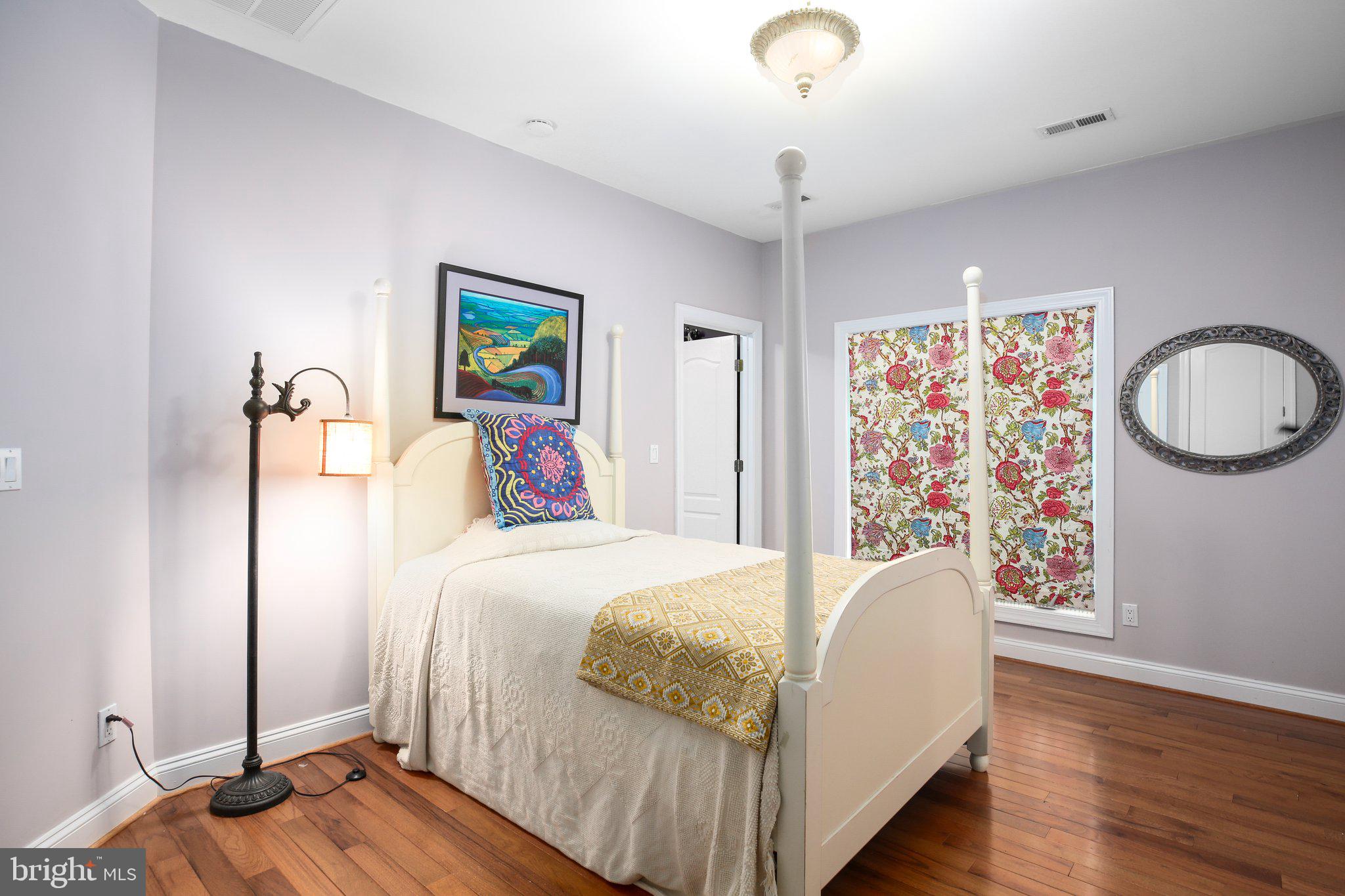 SNOW CREEK - Residential