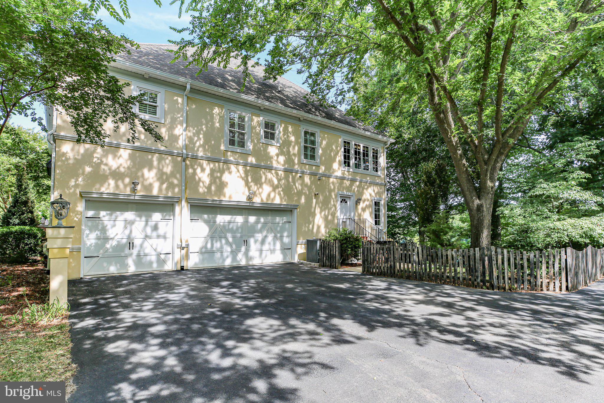 SNOW CREEK - Residential