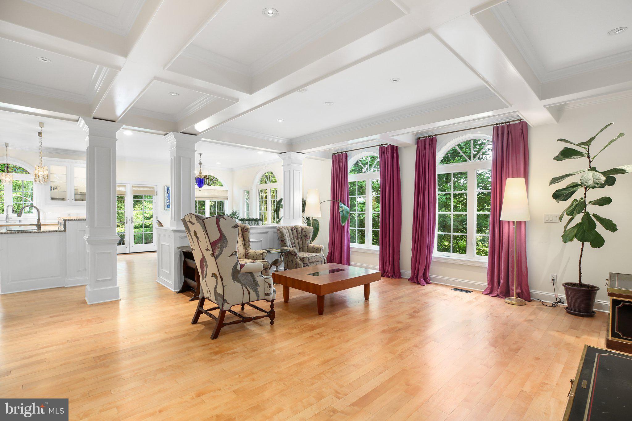 SNOW CREEK - Residential