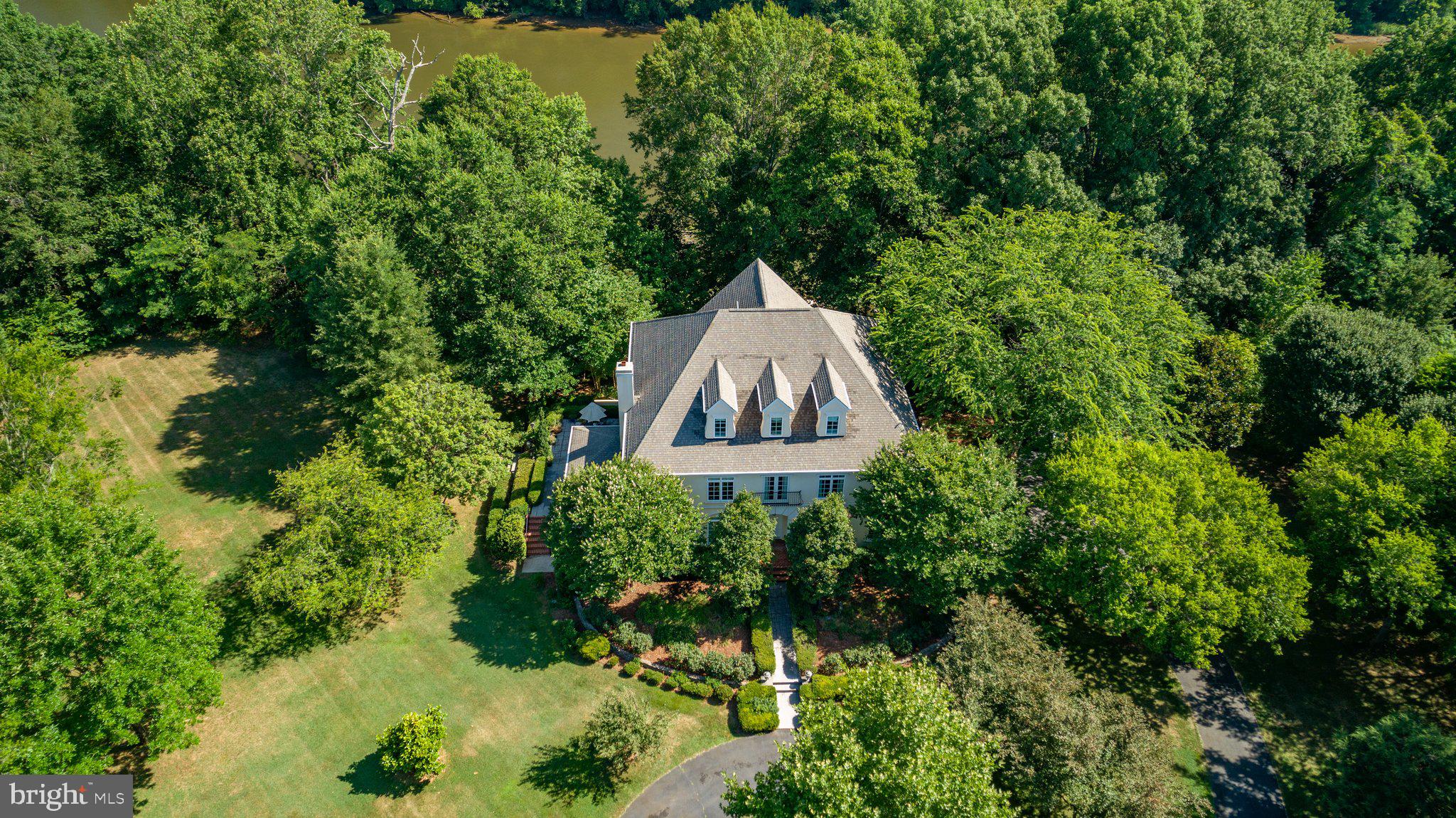 SNOW CREEK - Residential