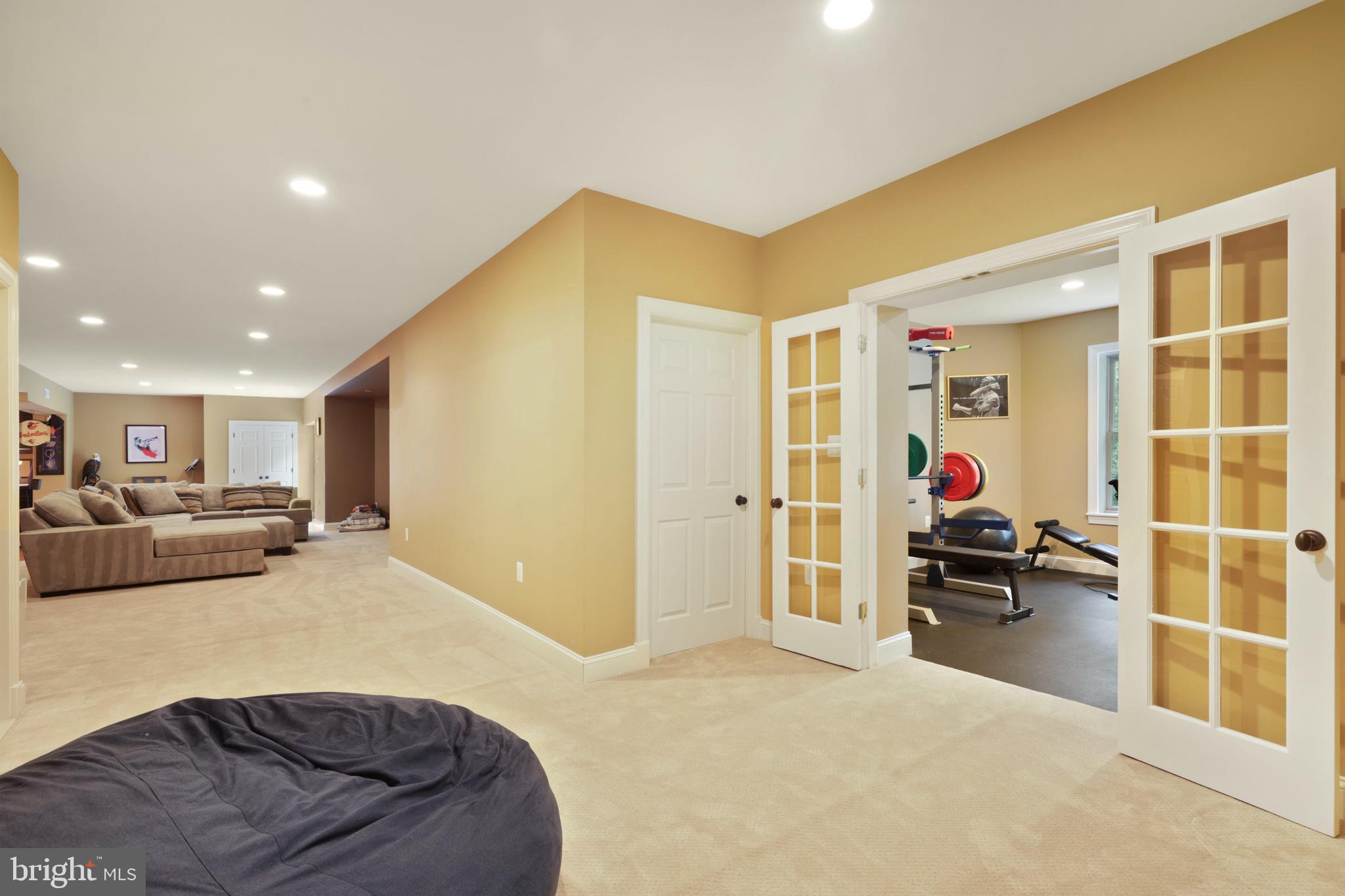 WINDSOR KNOLLS - Residential