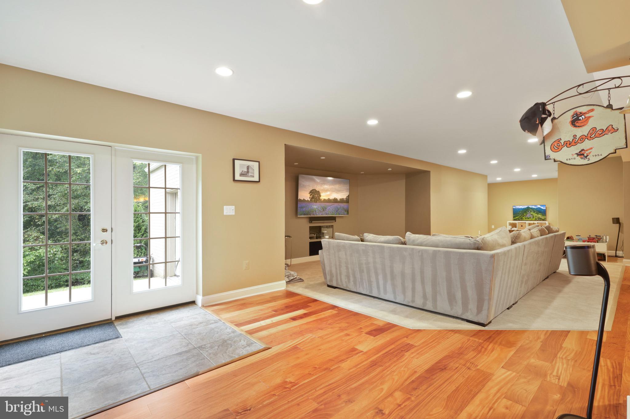 WINDSOR KNOLLS - Residential