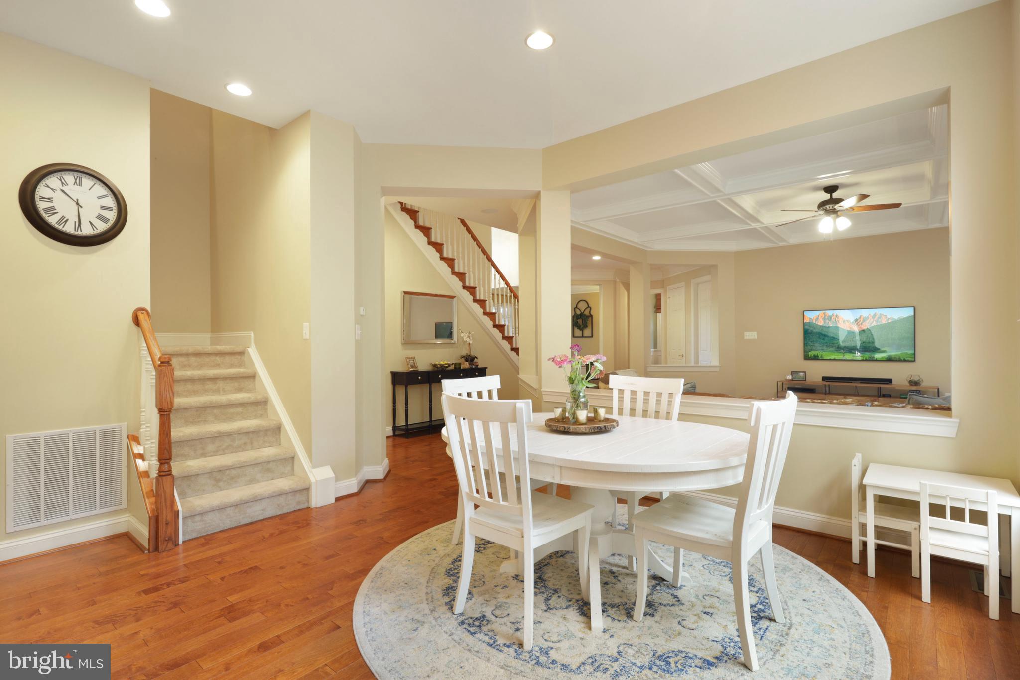 WINDSOR KNOLLS - Residential