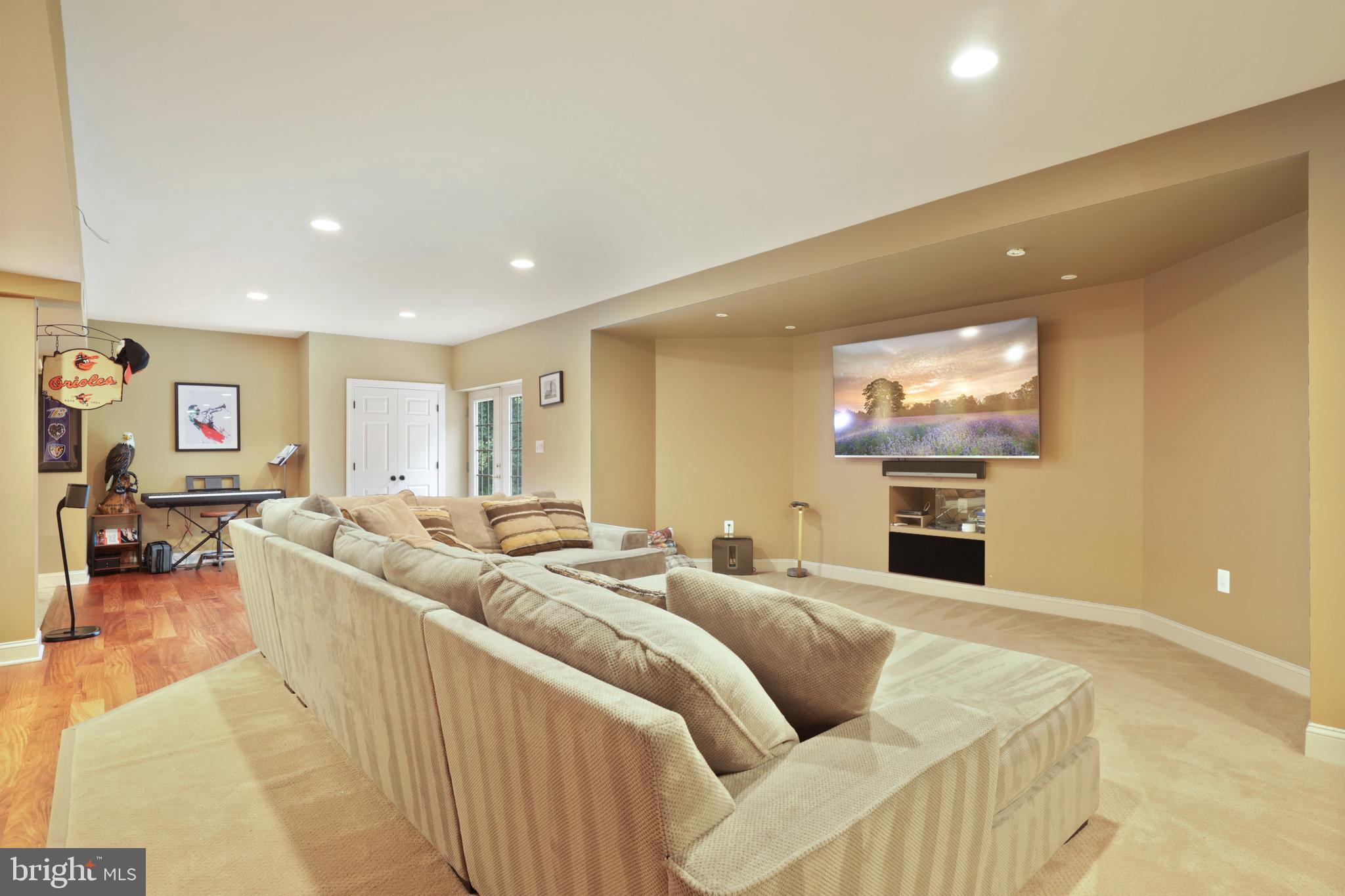 WINDSOR KNOLLS - Residential