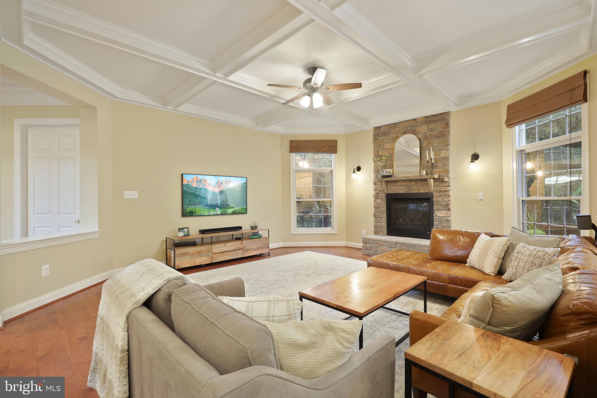 WINDSOR KNOLLS - Residential