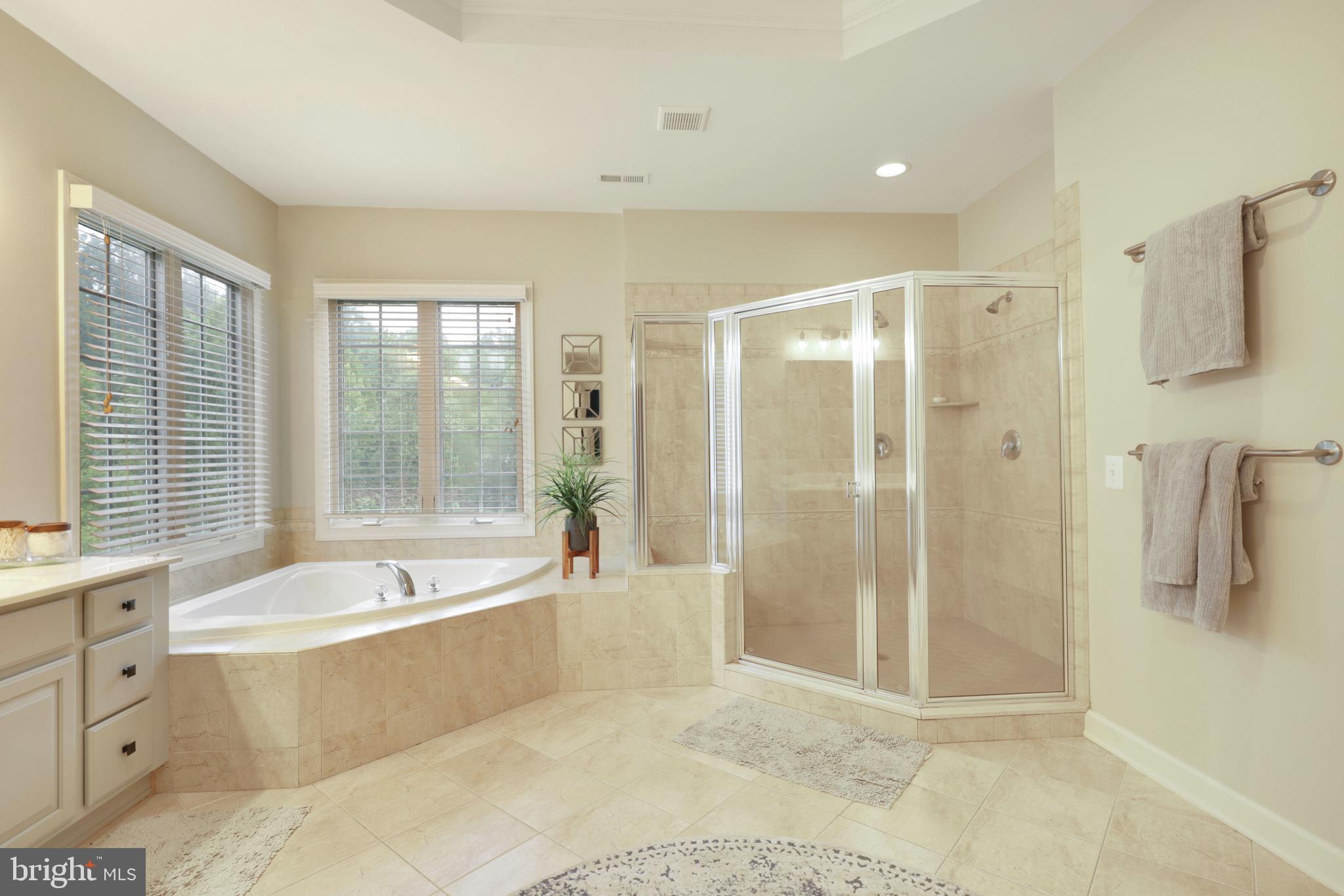 WINDSOR KNOLLS - Residential