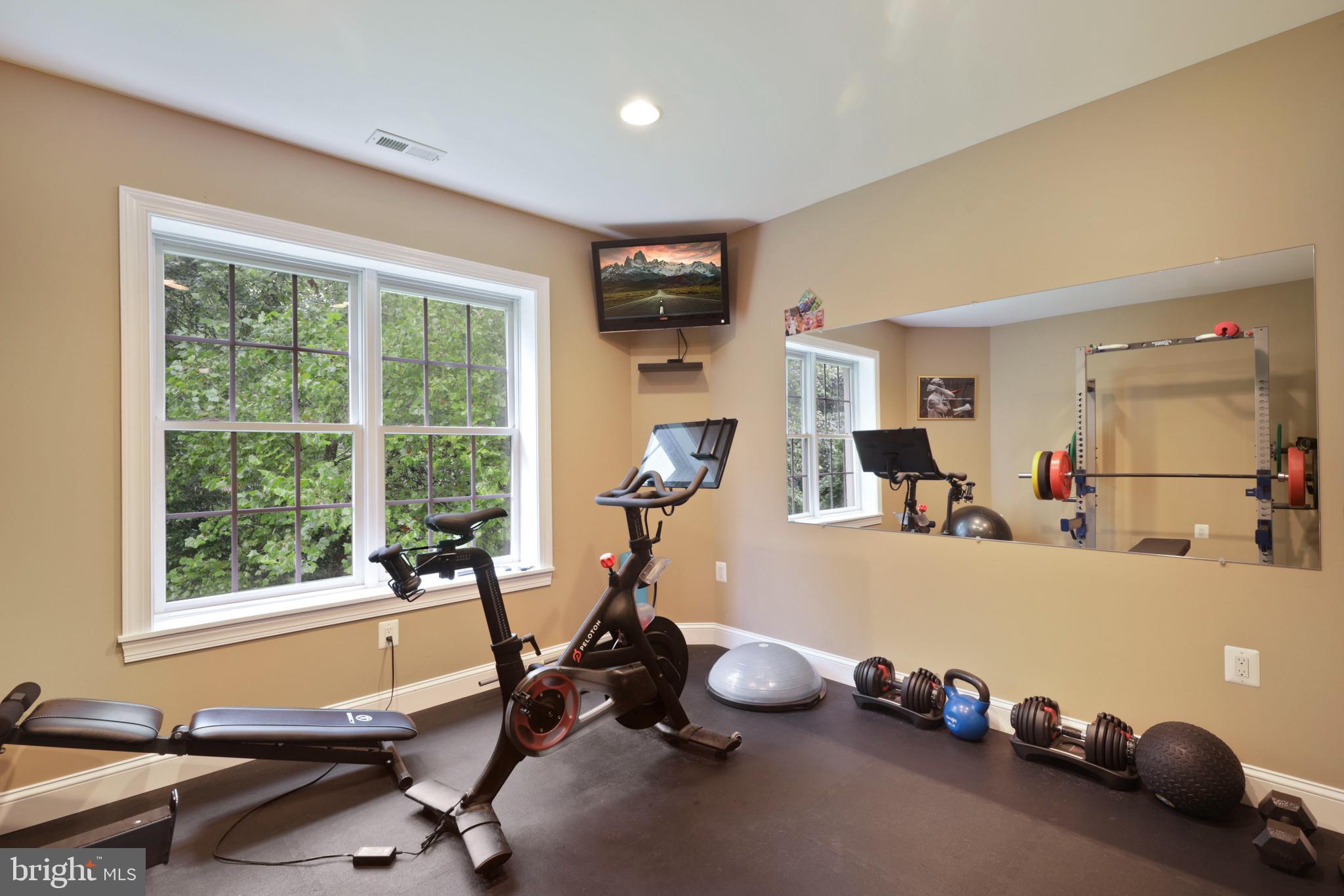 WINDSOR KNOLLS - Residential