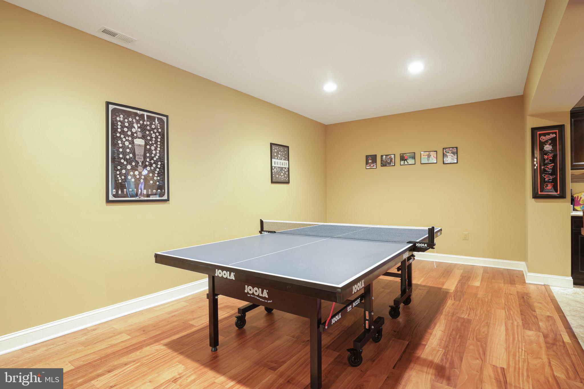 WINDSOR KNOLLS - Residential