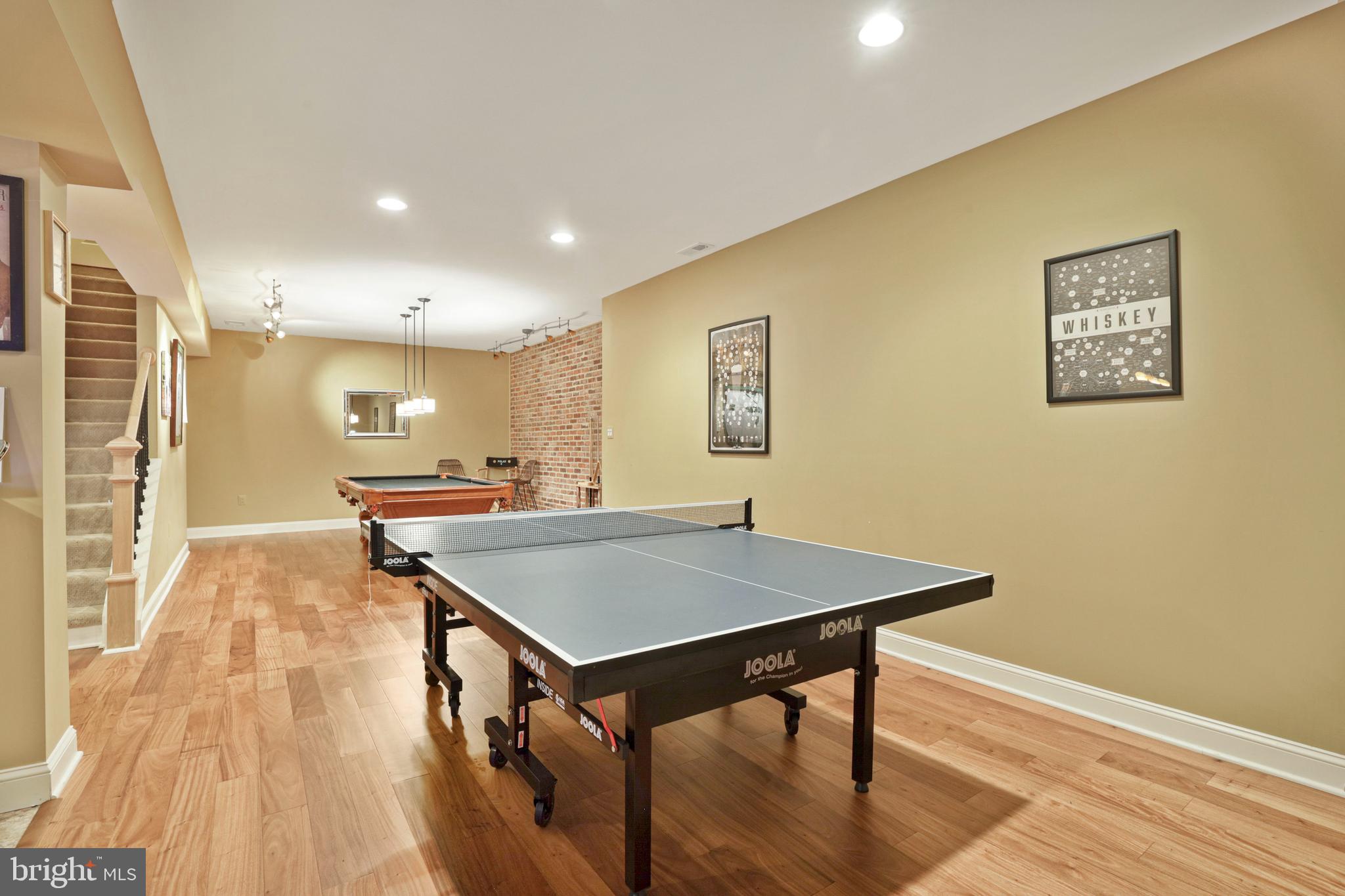 WINDSOR KNOLLS - Residential