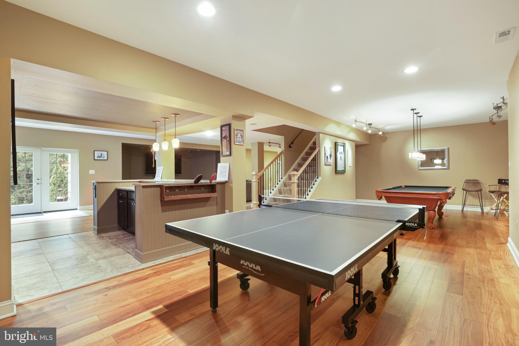 WINDSOR KNOLLS - Residential