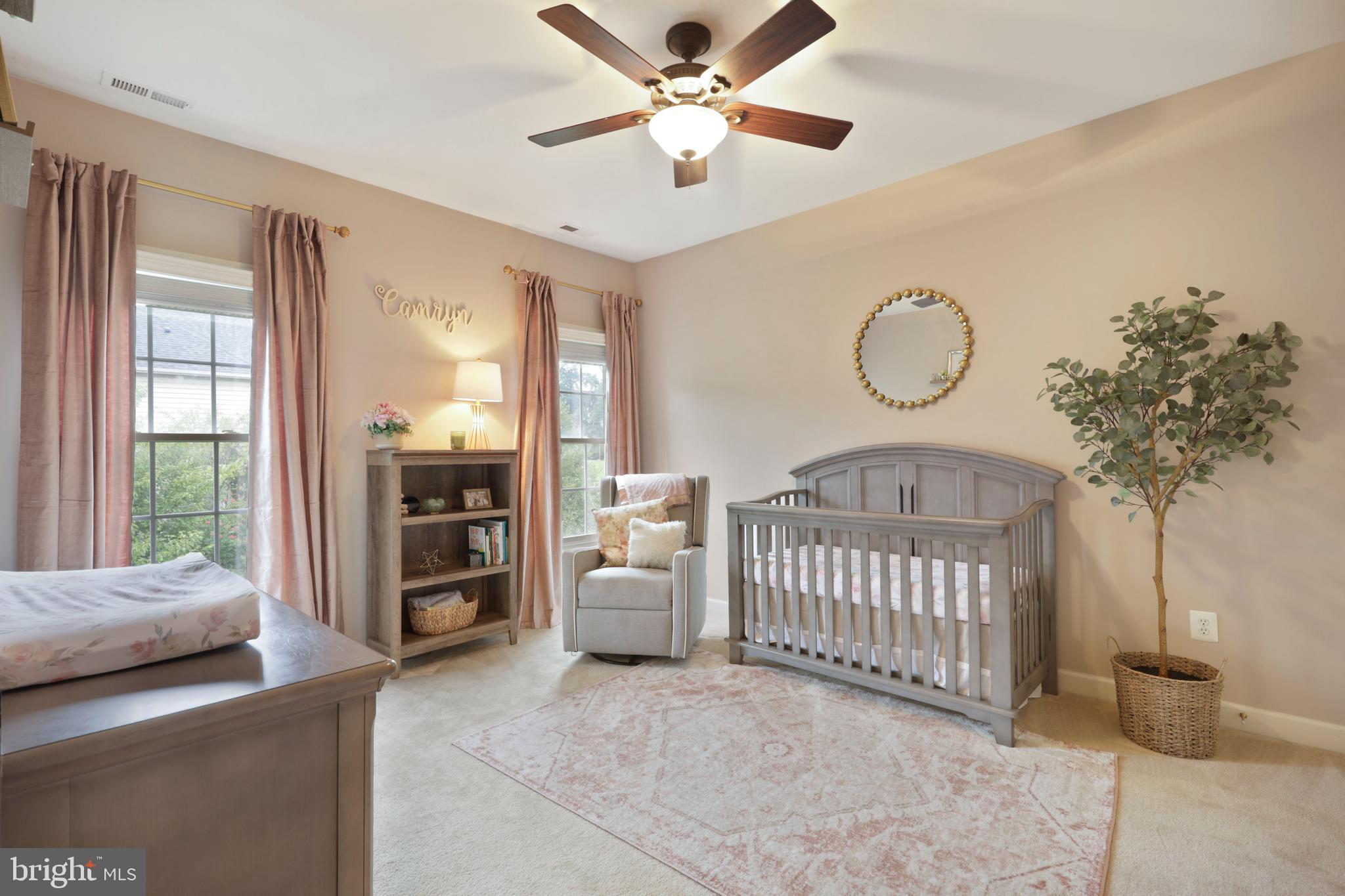 WINDSOR KNOLLS - Residential