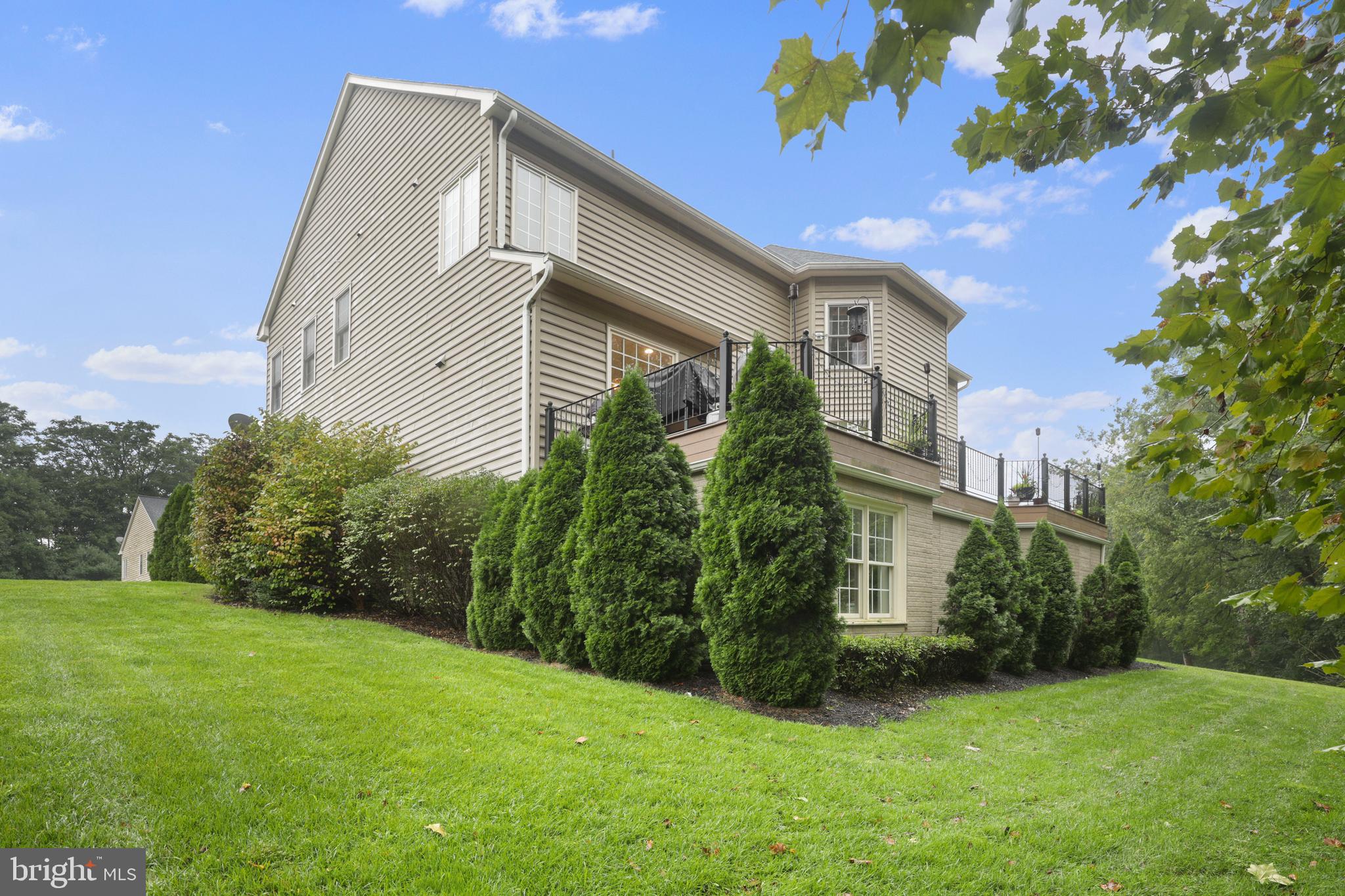 WINDSOR KNOLLS - Residential