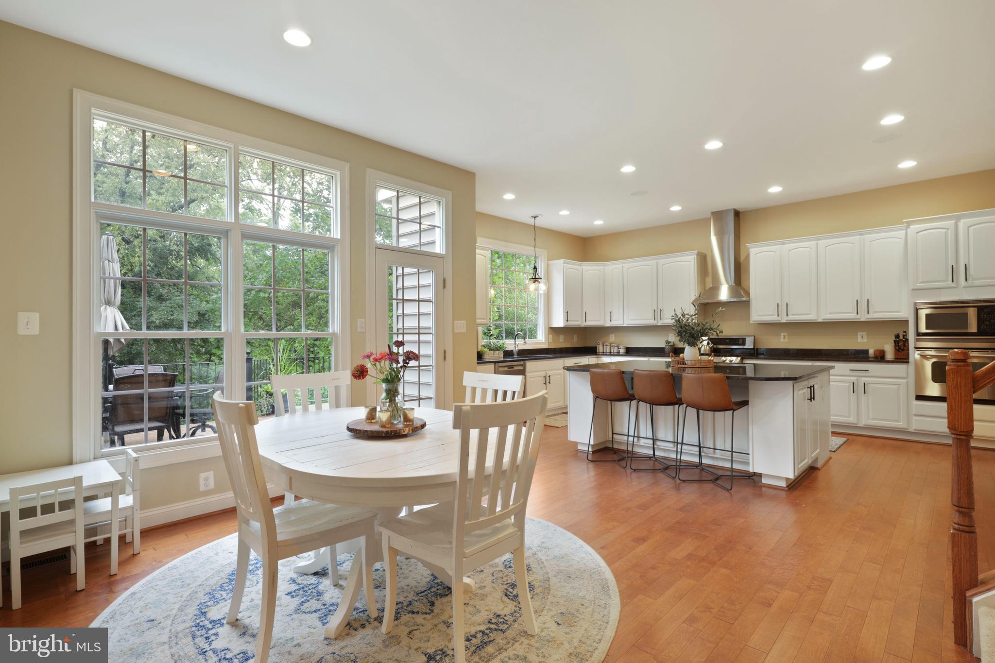 WINDSOR KNOLLS - Residential