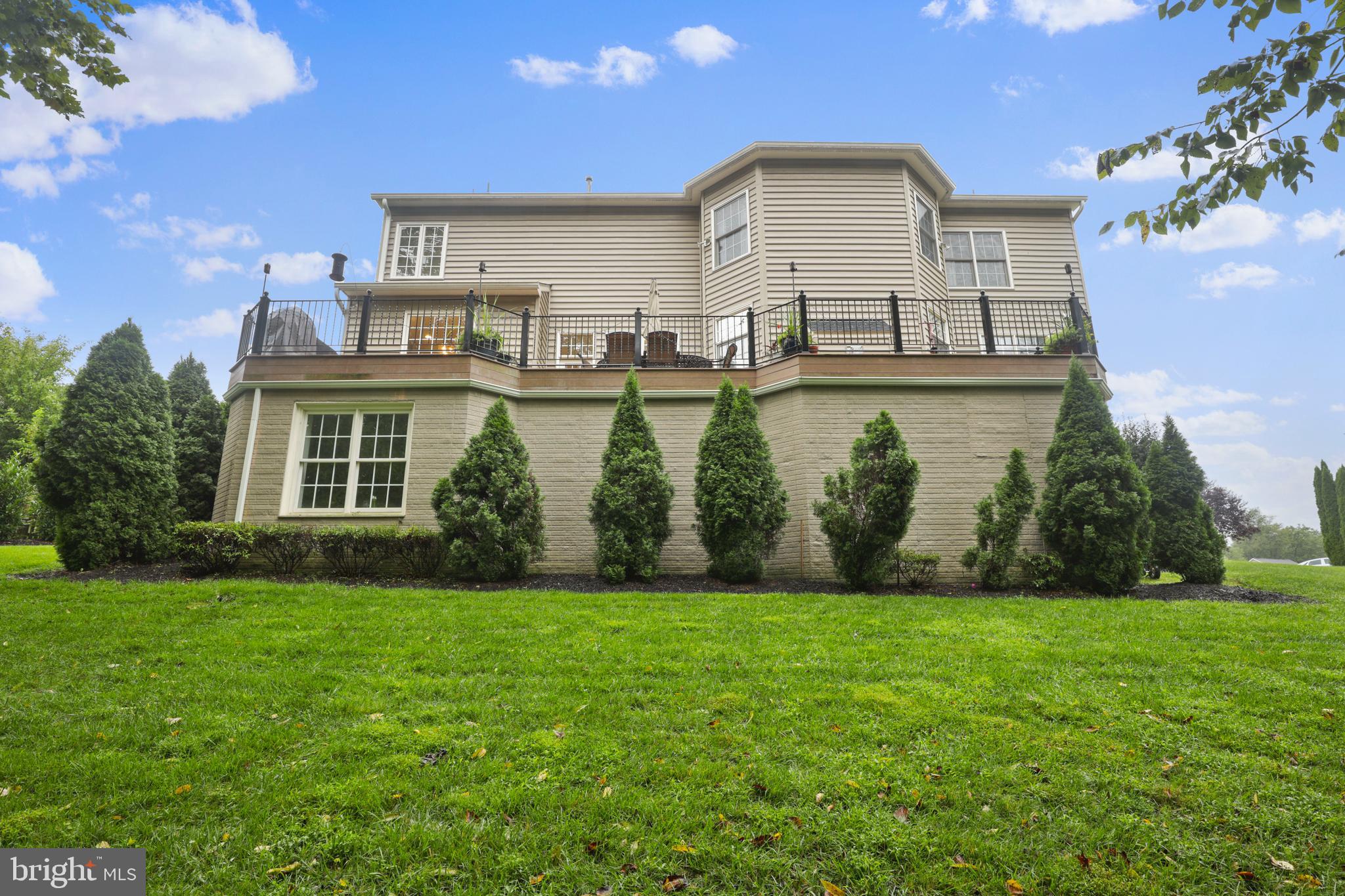 WINDSOR KNOLLS - Residential