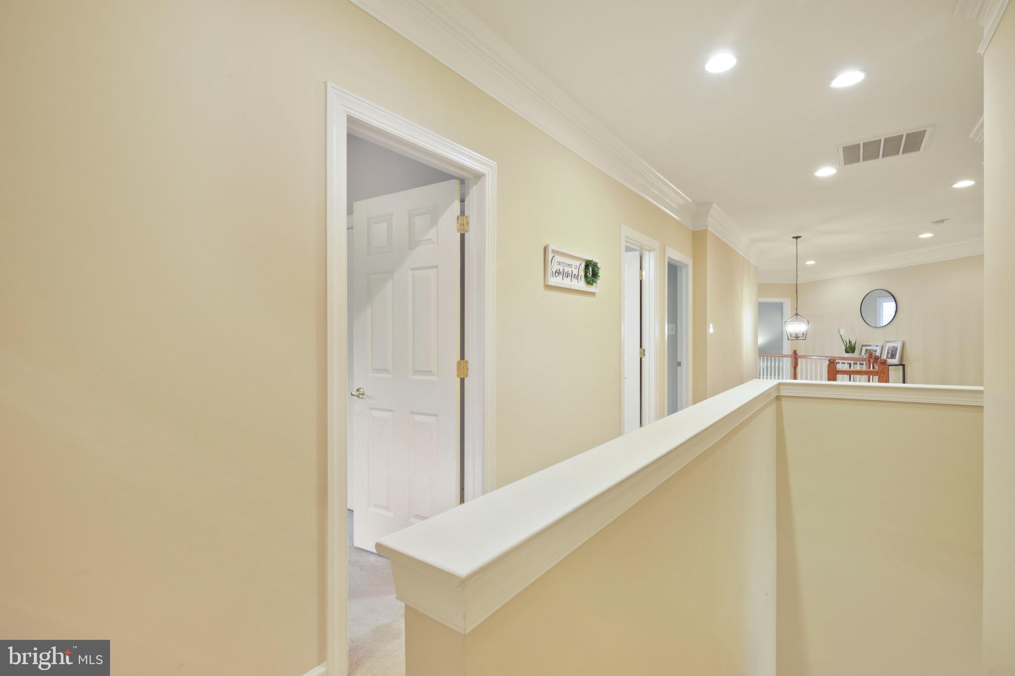 WINDSOR KNOLLS - Residential