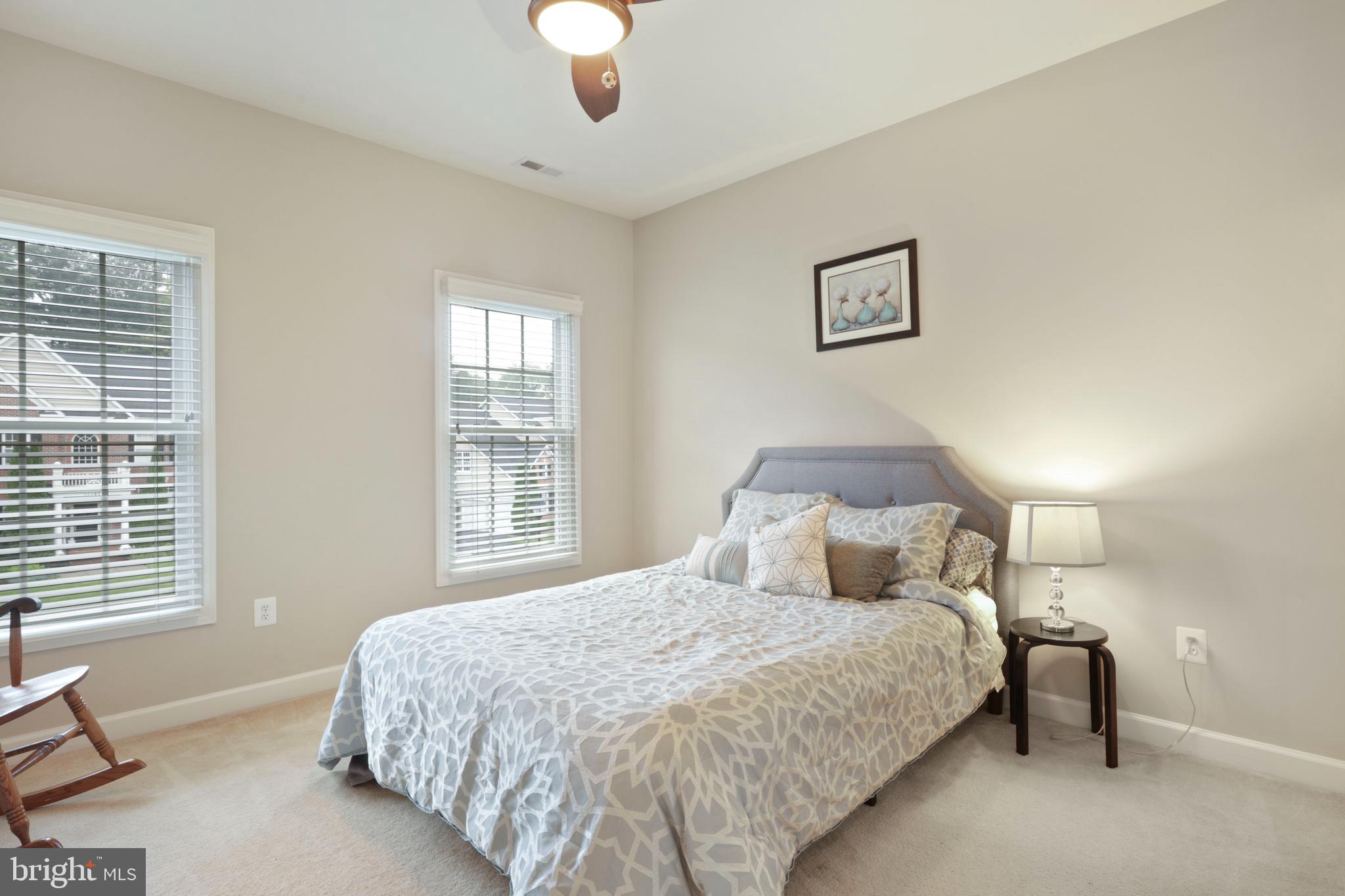 WINDSOR KNOLLS - Residential