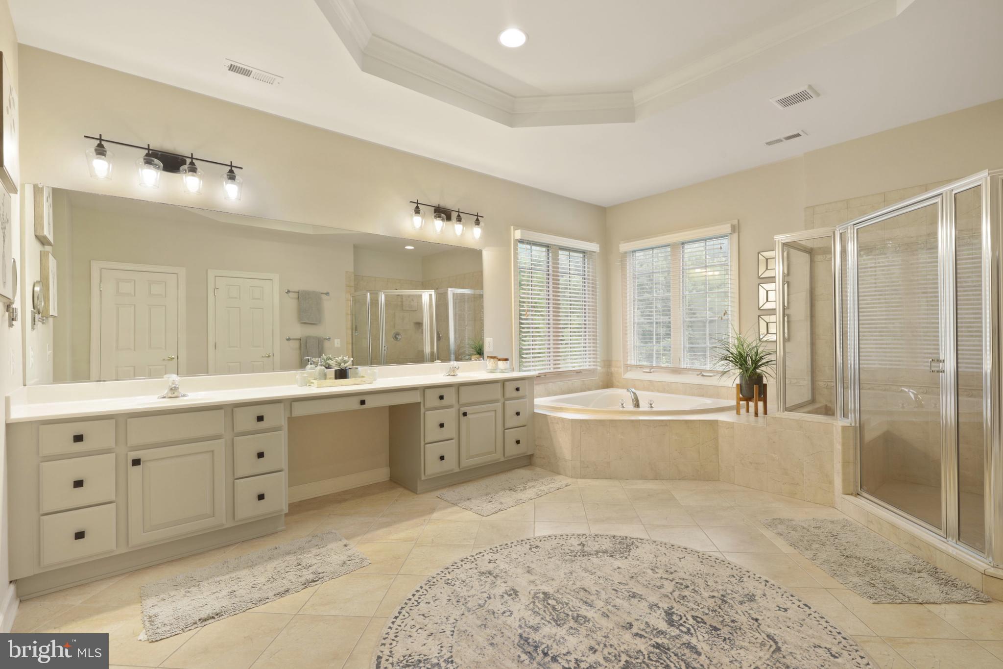 WINDSOR KNOLLS - Residential