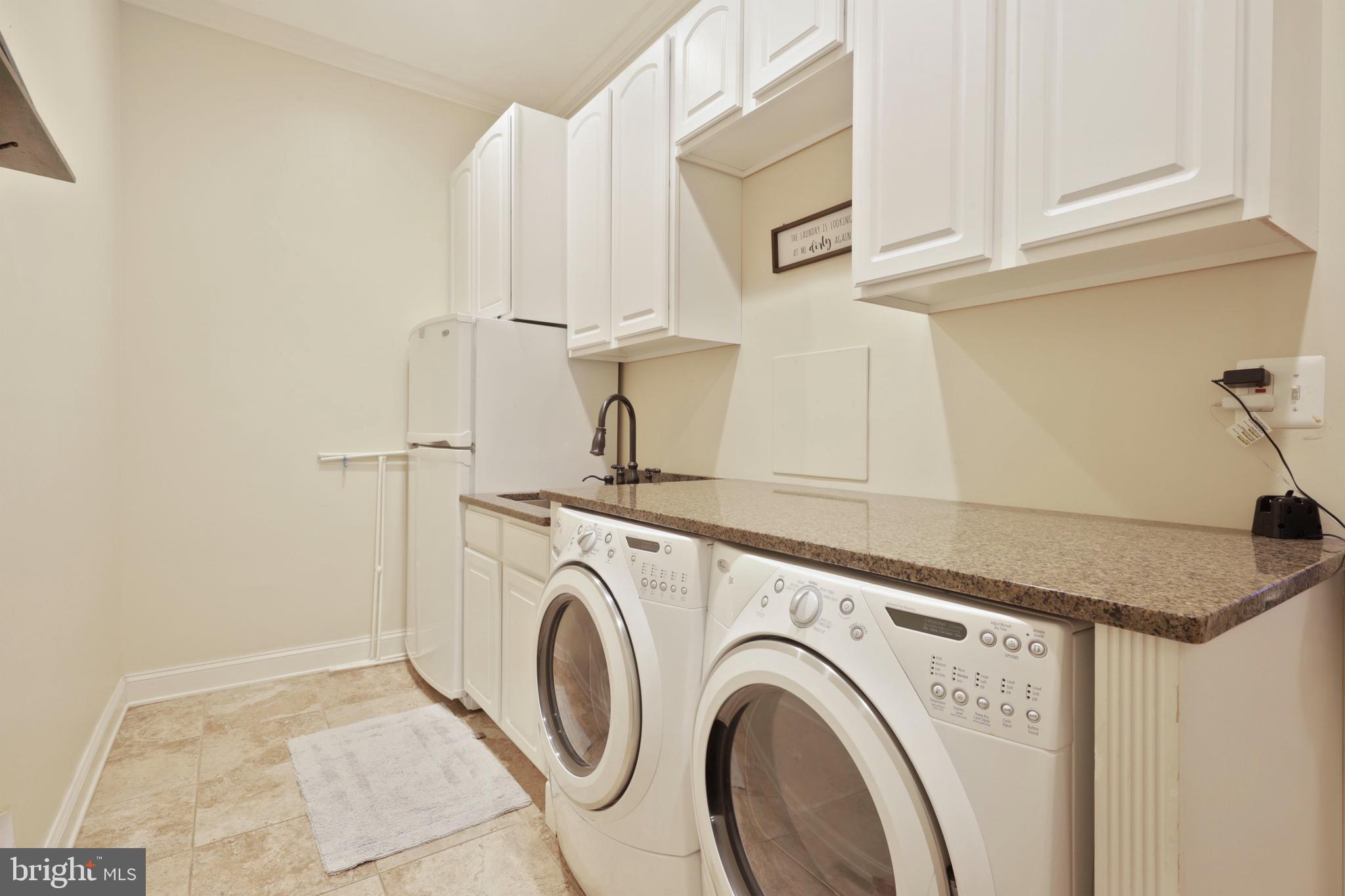 WINDSOR KNOLLS - Residential